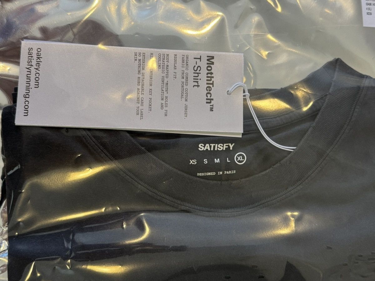 Oakley × Satisfy SATISFY RUNNING X OAKLEY XL MOTHTECH POSSESSED RUNNING Size US XL / EU 56 / 4 - 4 Thumbnail