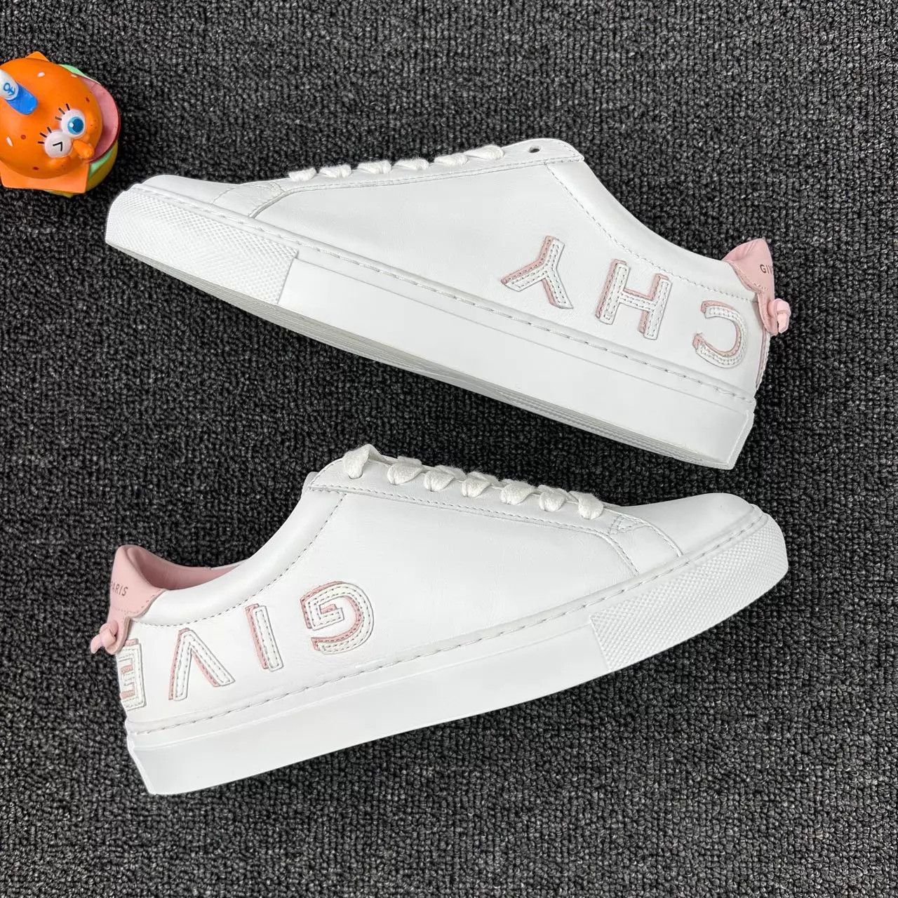 Givenchy Givenchy White Pink Colorblock Sneakers Women 36.5 New Size US 6 / IT 36 - 4 Thumbnail