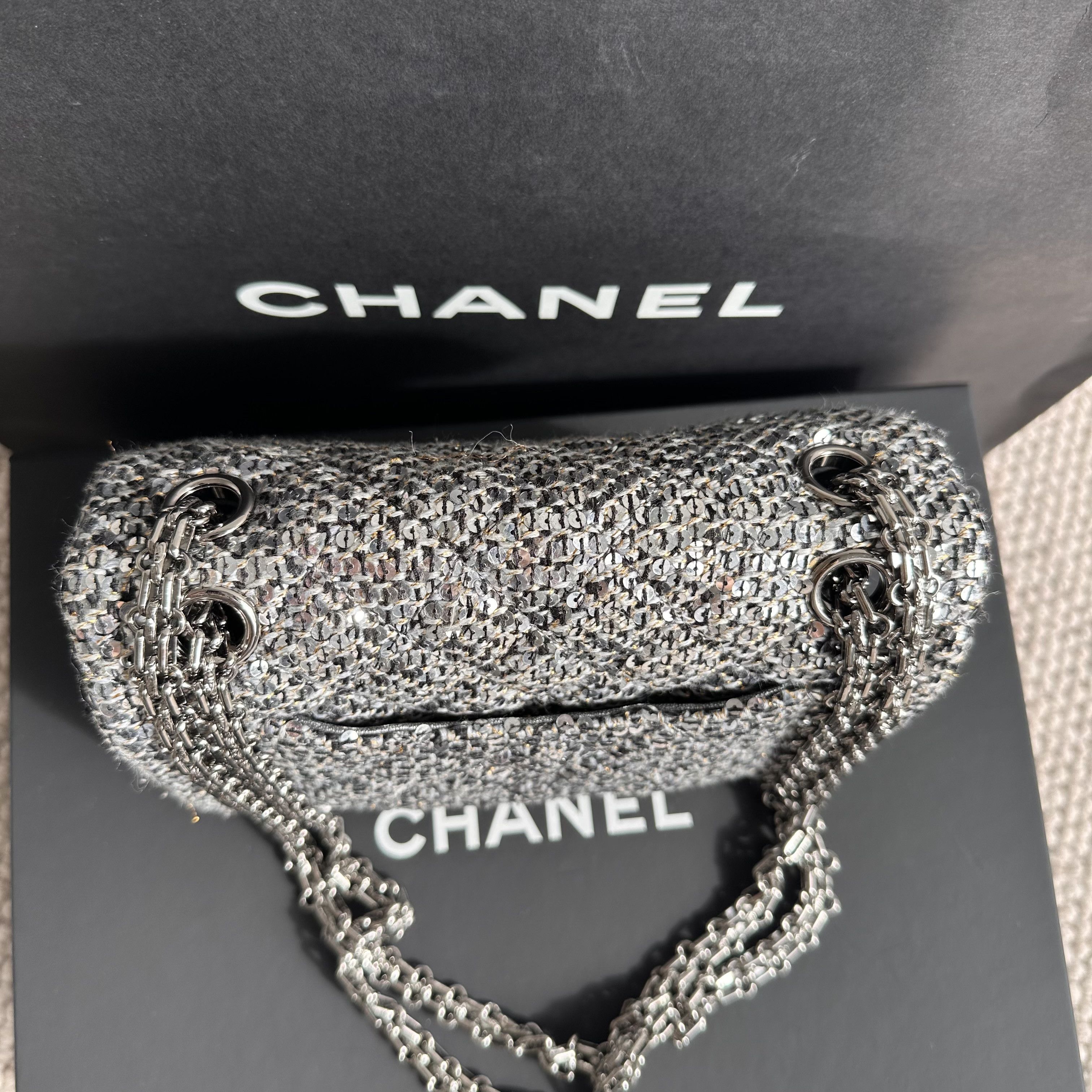 Chanel CHANEL 2.55 Reissue Mini bag in Tweed and sequins Size ONE SIZE - 2 Thumbnail