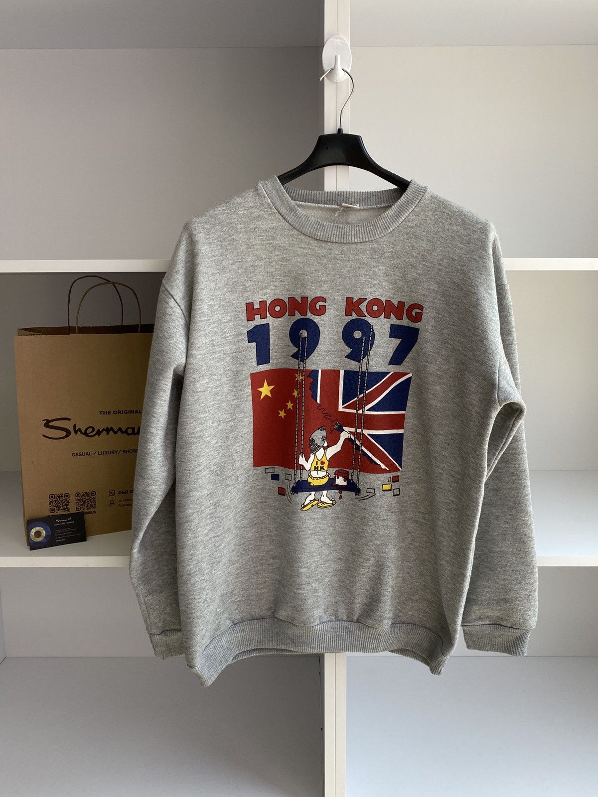 Japanese Brand × Vintage Vintage 1997 Hong Kong British flag graphic crewneck Size US XL / EU 56 / 4 - 2 Thumbnail