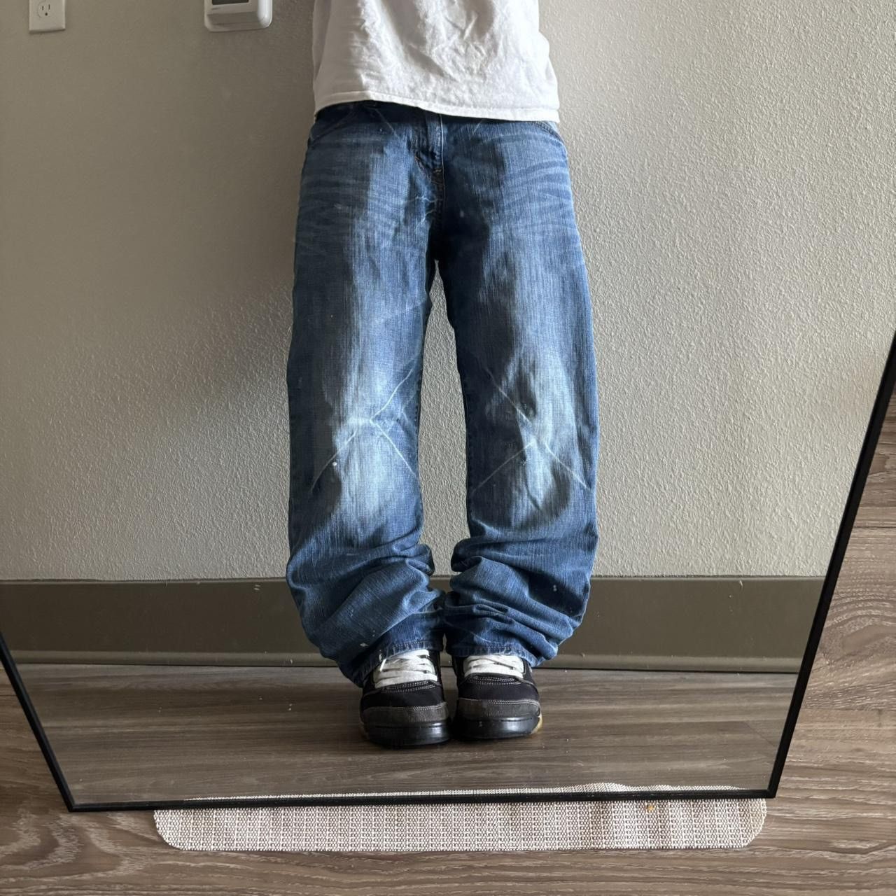Vintage Crazy Vintage Y2K:2000s Grunge Medium Wash Skater Denim Jeans! 33x32 Size US 33 - 1 Thumbnail