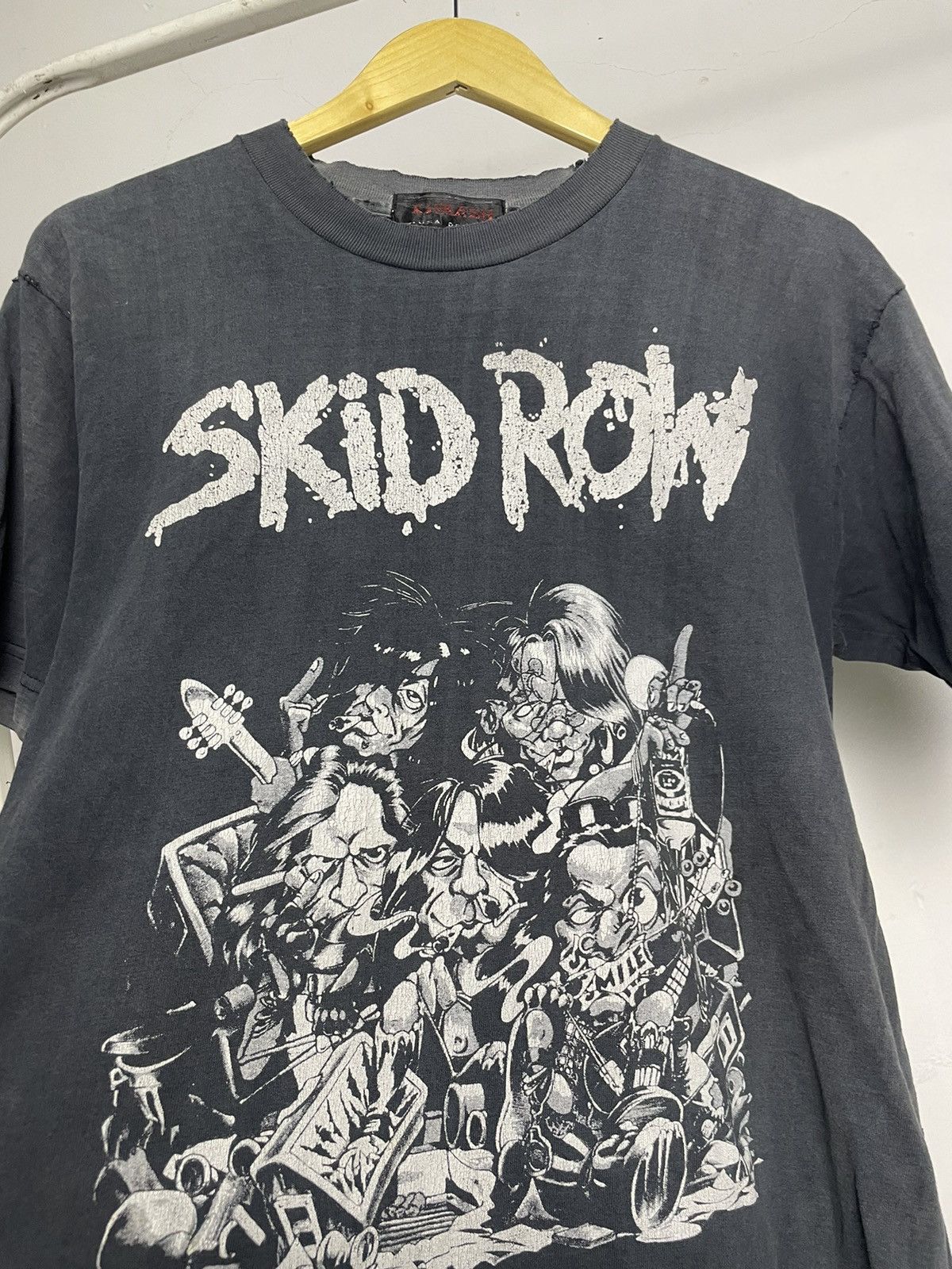Band Tees × Vintage THRASHED Vintage Skid Row Rock Band Tees Distressed Size US M / EU 48-50 / 2 - 10 Thumbnail