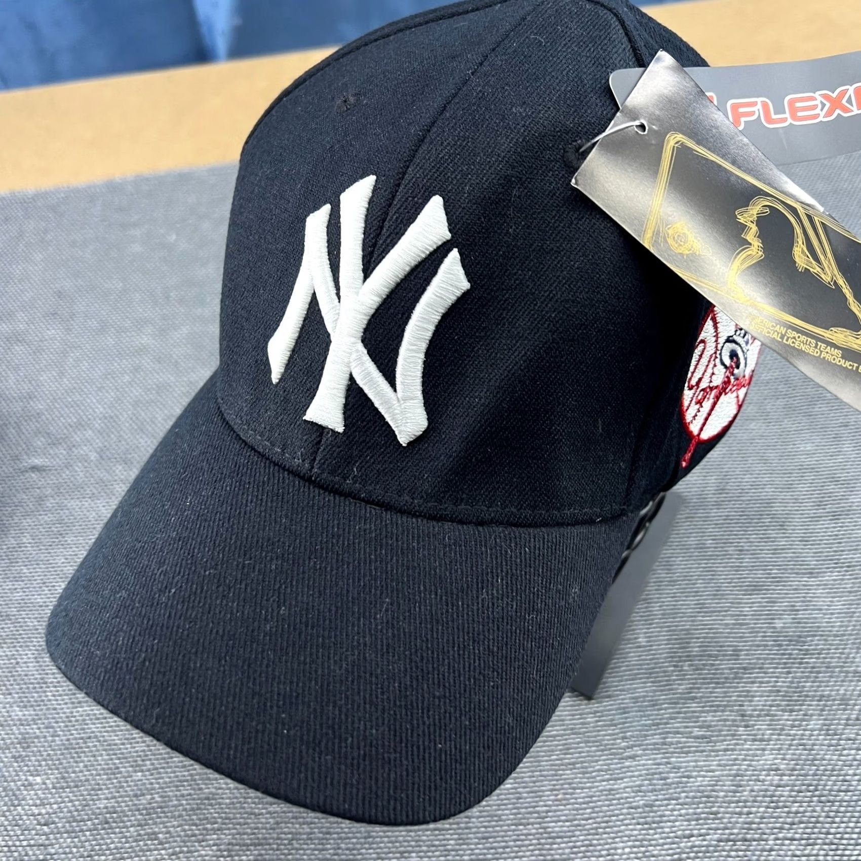 MLB VINTAGE New York Yankees Flexfit Cap Black MLB Unisex Adults One Size Snapback Quick Dry Cotton Canvas Size ONE SIZE - 2 Thumbnail