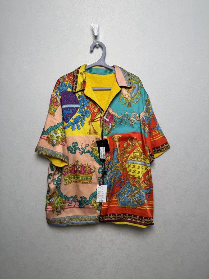 Versace Versace Wear a baroque gold short-sleeved shirt on both si Size US L / EU 52-54 / 3 - 2 Thumbnail