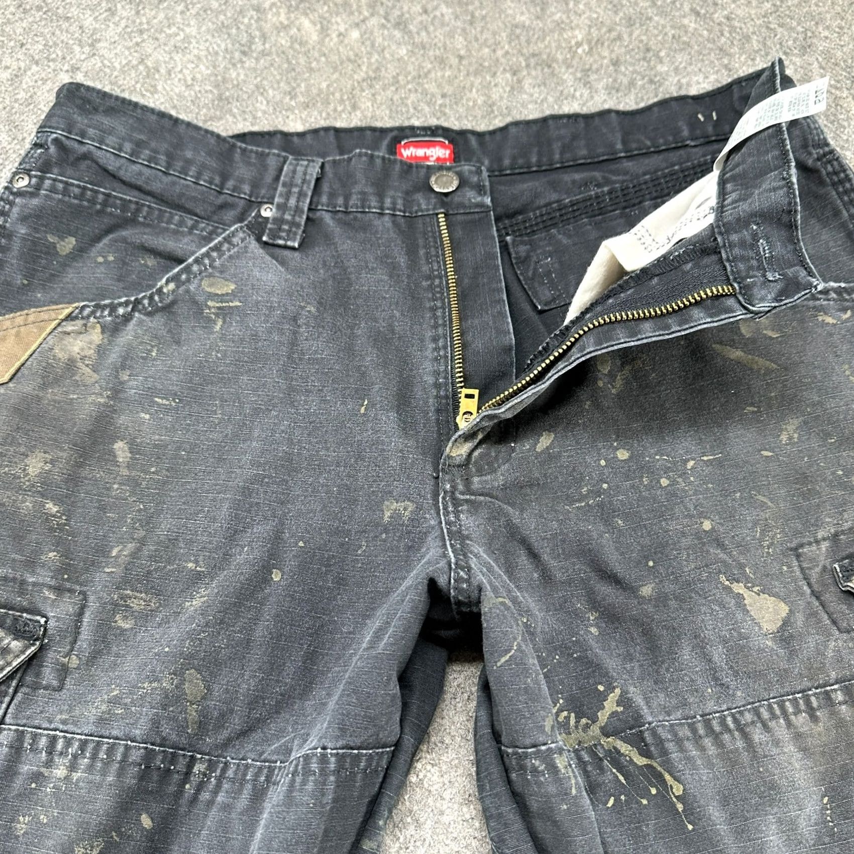 Wrangler Wrangler Pants Mens 34x30 Black Cargo Carpenter Workwear Cotton Distressed Y2K Cargo Straight 90s Mens Size US 34 / EU 50 - 2 Thumbnail