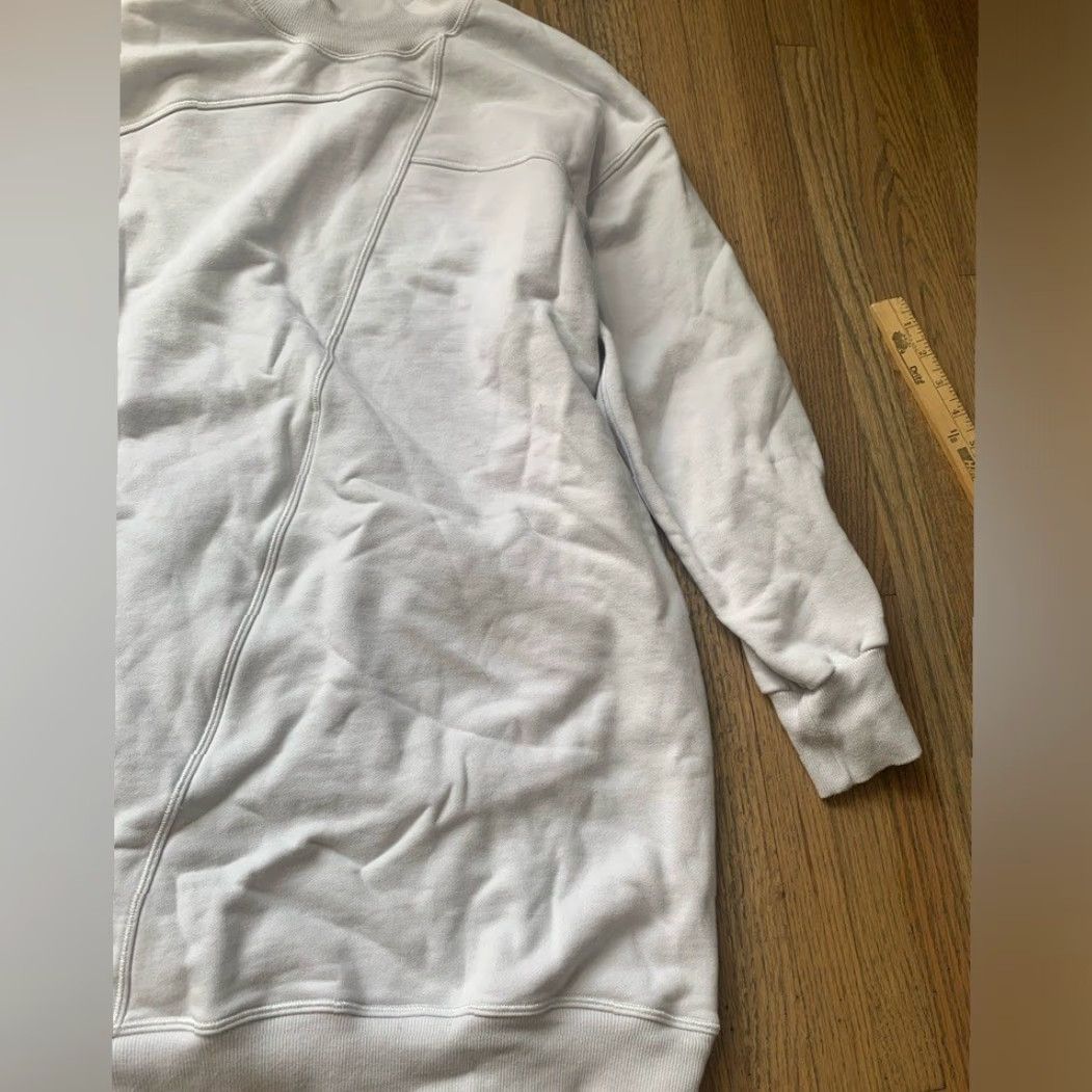 Lululemon Lululemon broken beats sweater dress XS alpine white Women Pullover Regular White Dress XS Women Lululemon alpine white broken beats sweater dress Size XS / US 0-2 / IT 36-38 - 4 Thumbnail