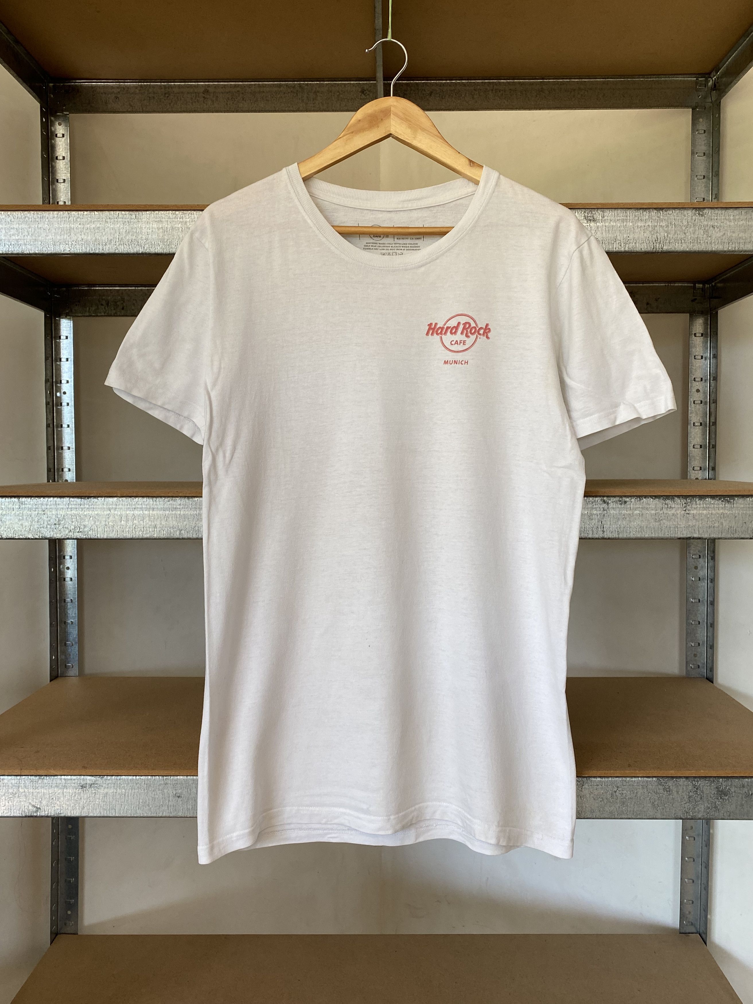 Hard Rock Cafe Hard Rock Cafe Vintage 2000s Munich White T-shirt Size US M / EU 48-50 / 2 - 2 Thumbnail