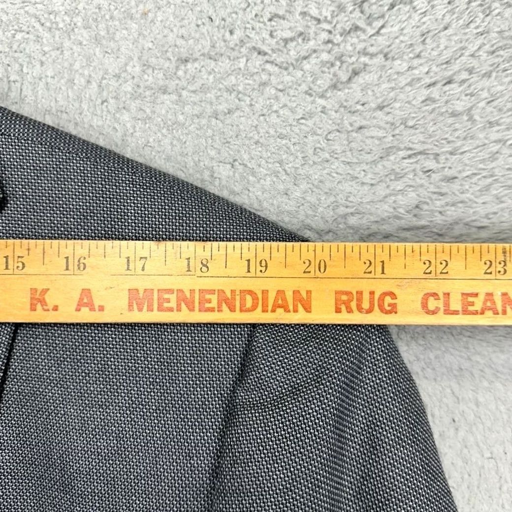 Michael Kors Michael Kors Mens Blazer Sport Coat Grey Textured 2 Button Notch Lapel Flap Pocket EUC Regular 44R Mens Business Casual Jackets Size 44R - 7 Thumbnail