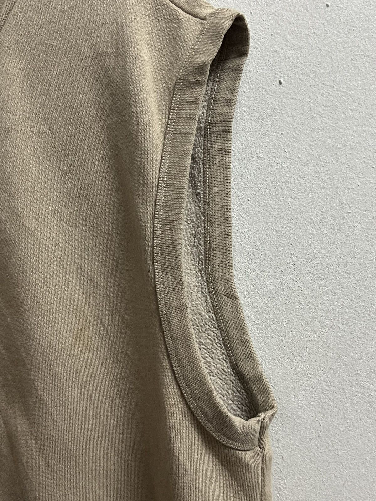 Essentials × Fear of God Fear of God Essentials Full Zip Vest sleeveless beige Size US S / EU 44-46 / 1 - 7 Thumbnail