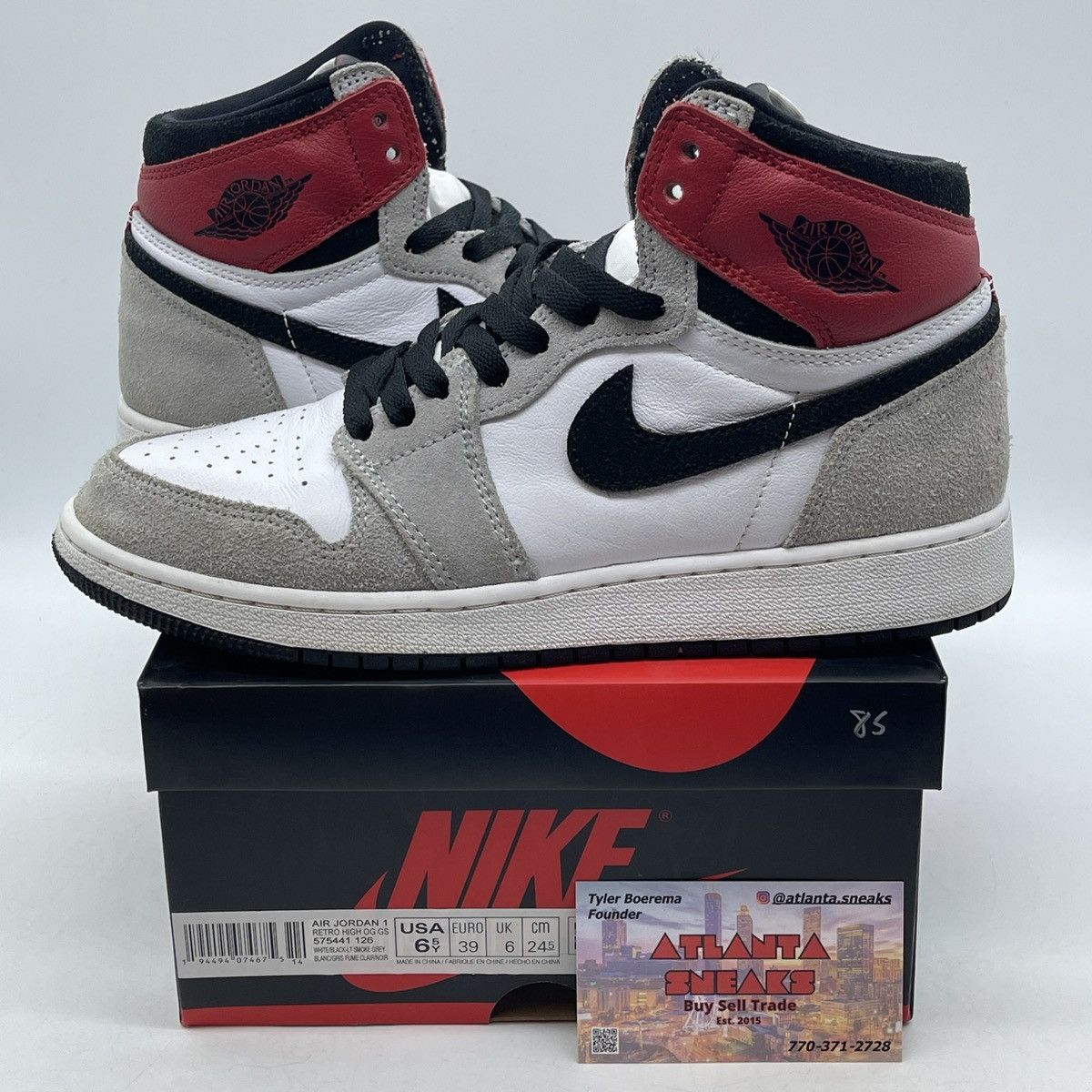 Jordan Brand Air Jordan 1 high smoke grey Size US 6.5 / EU 39-40 - 1 Thumbnail