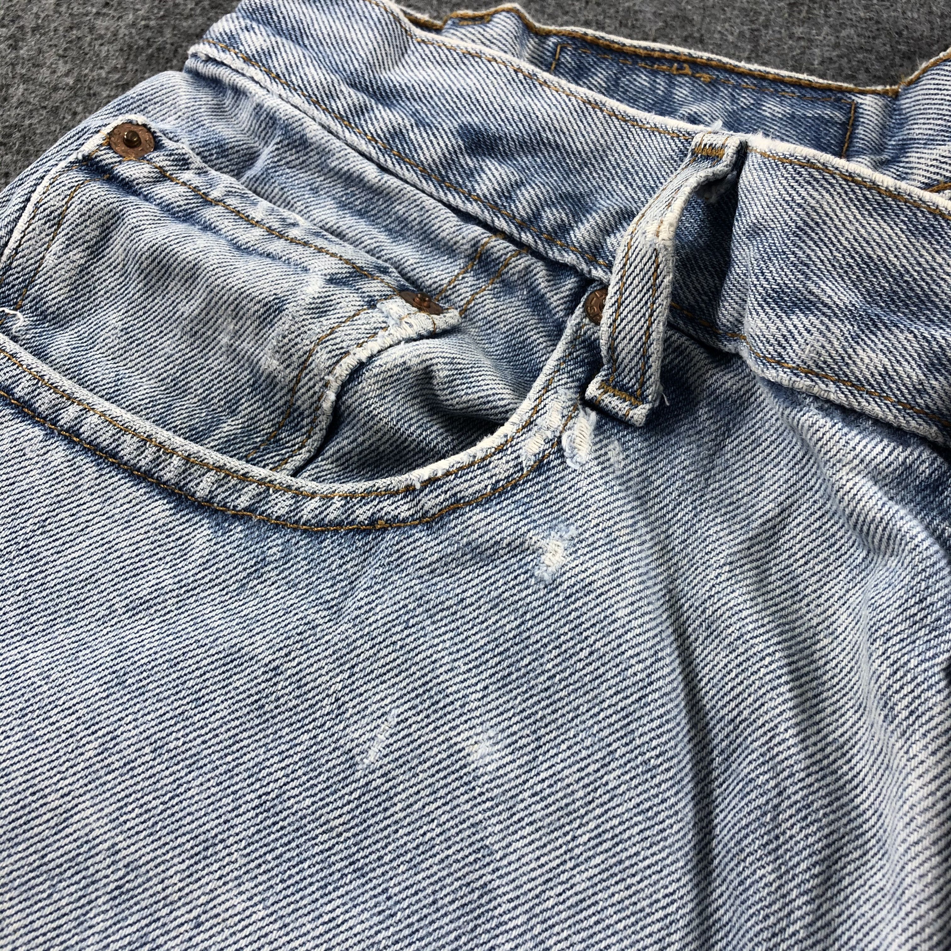 Levi's 90s Vintage Blue Wash Levis 560 Jeans-J2395 Size US 31 - 12 Thumbnail