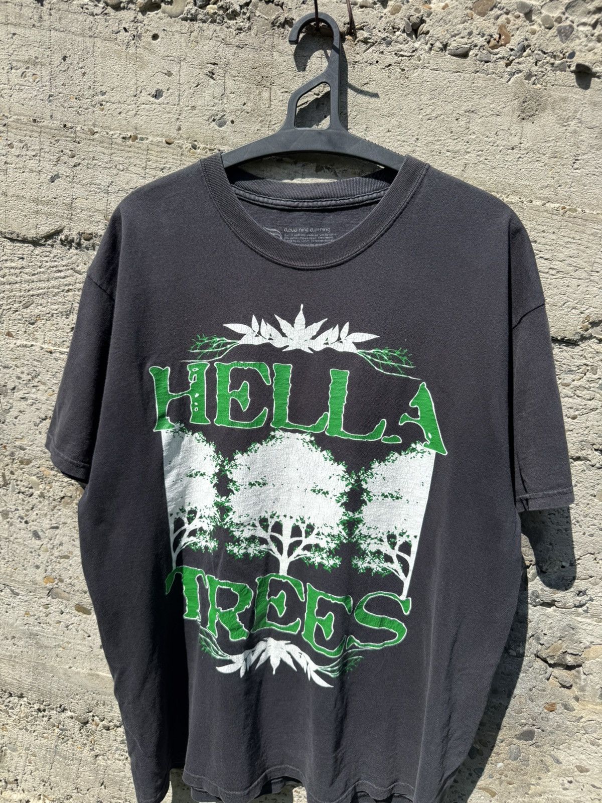 Vintage Vintage Hella Trees Y2k Distressed Tee Size US L / EU 52-54 / 3 - 3 Thumbnail
