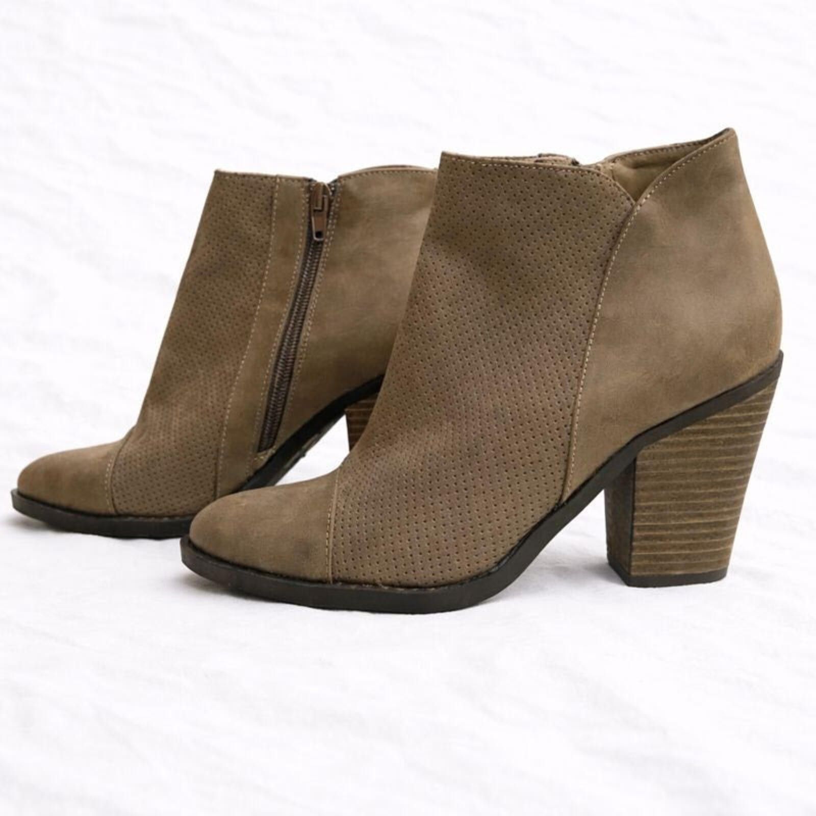 Esprit Esprit Kali Tan High Heel Ankle Booties Shoes Womens 7.5 Size US 7.5 / IT 37.5 - 1 Thumbnail