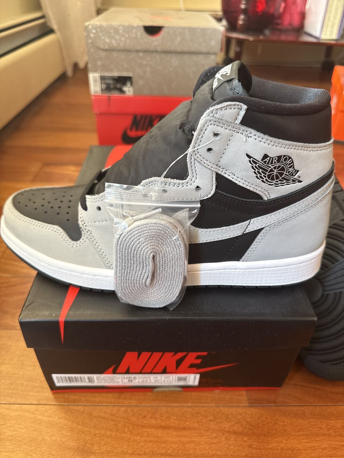 Jordan Brand Jordan 1 Reverse Shadow Size US 9.5 / EU 42-43 - 6 Thumbnail