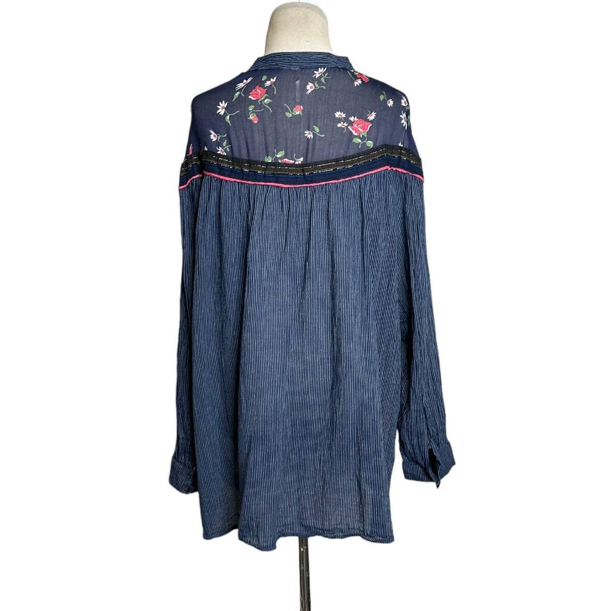 Free People Free People Blue Hearts and Colors Tunic Blouse size M Size M / US 6-8 / IT 42-44 - 2 Thumbnail