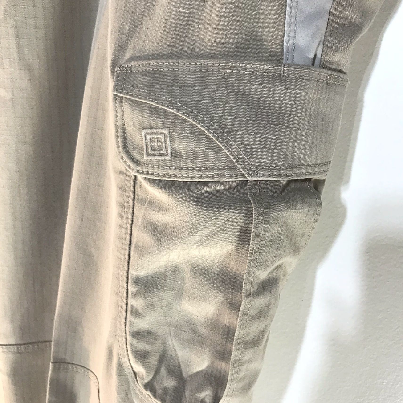 Vintage 5.11 Tactical Cargo Pants Mens 38x31 Beige Cargo Pocket Workwear Outdoor Size US 38 / EU 54 - 2 Thumbnail