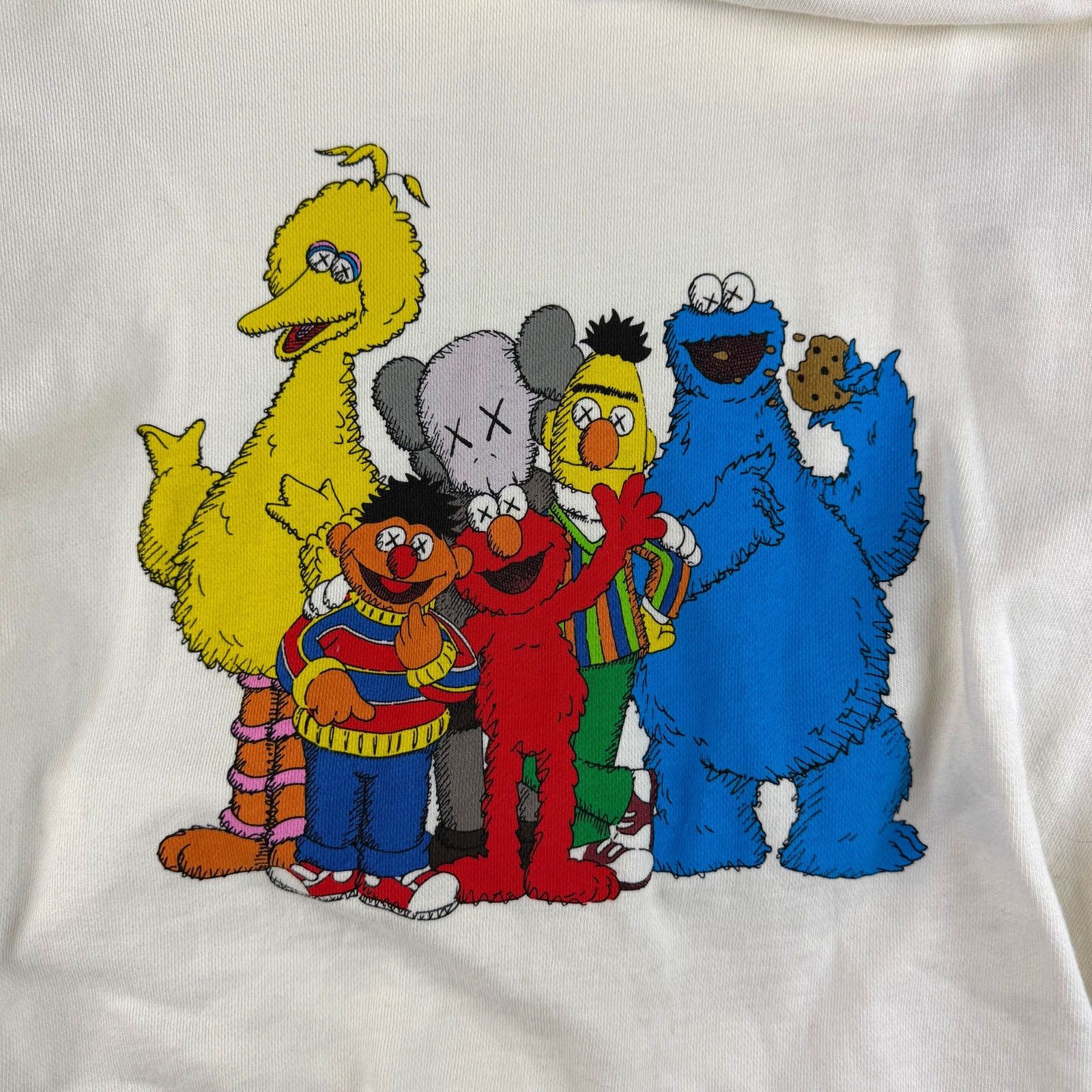 Kaws Kaws X Uniqlo Sesame Street Hoodie Size Medium (20x24) Size US M / EU 48-50 / 2 - 1 Thumbnail