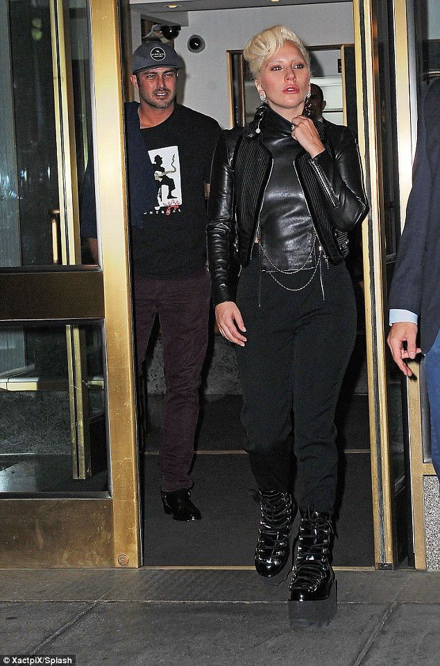 Alexander Wang FW15 Alexander Wang Gothic Ball Chain Wool Trouser Size 25" / US 0 / IT 36 - 3 Thumbnail