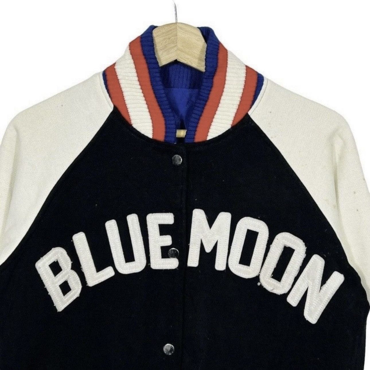 Blue Blue Japan bluemoon varsity jacket big logo embroidered nice design Size US M / EU 48-50 / 2 - 3 Thumbnail