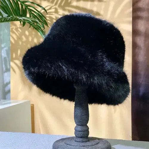 Other Riruuko x Hino Faux Fur bucket hat Size ONE SIZE - 3 Thumbnail