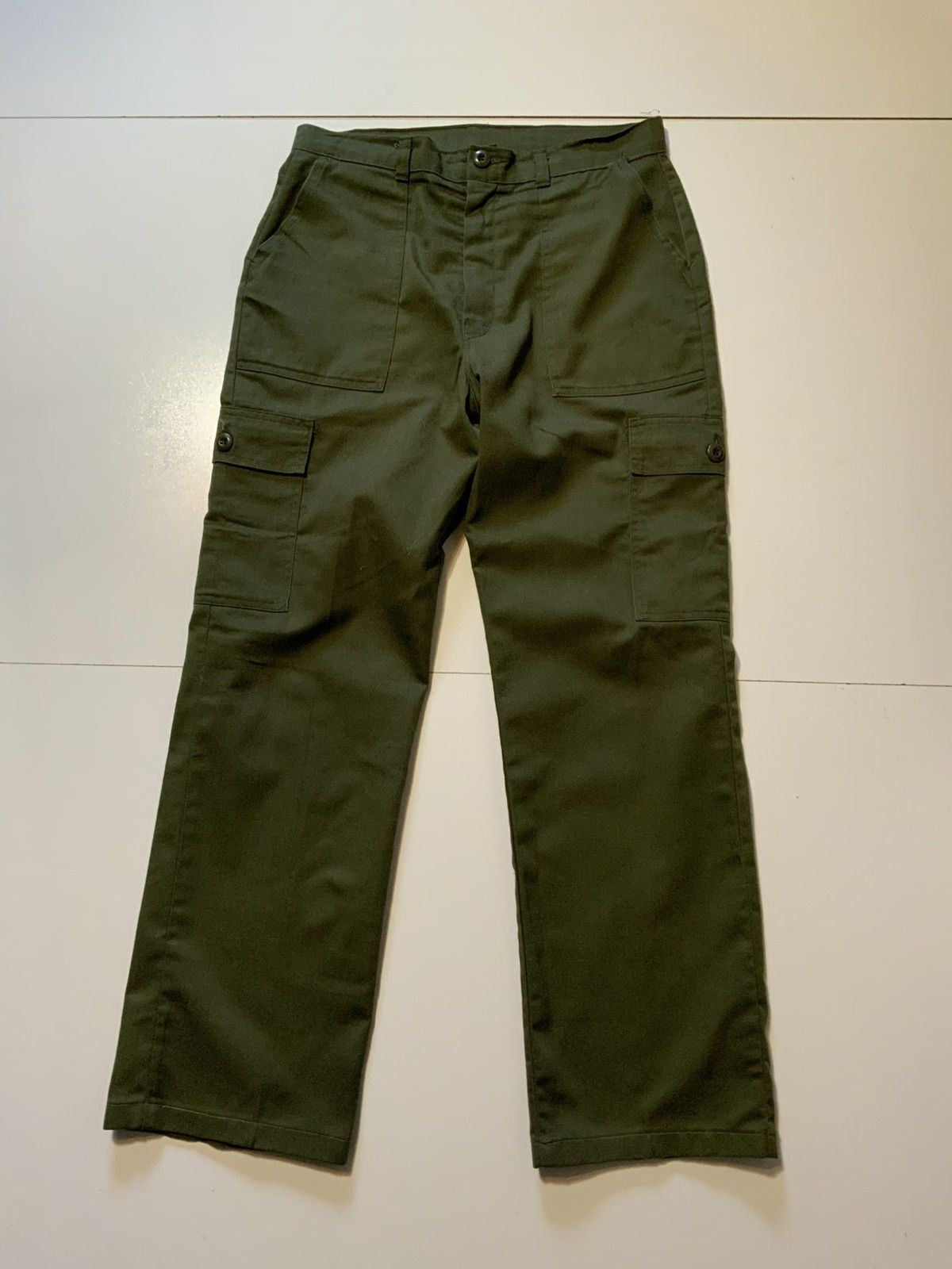 Vintage Vintage 70s Dee Cee Army Olive Green Cargo Wide Leg Pants Size US 32 / EU 48 - 1 Thumbnail
