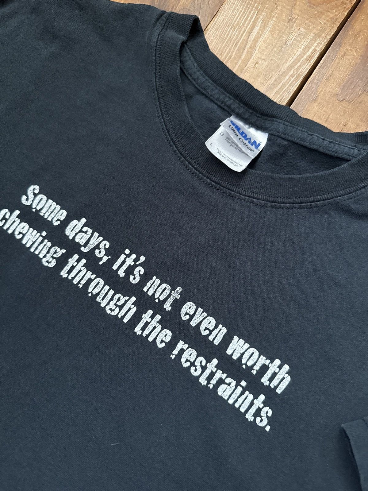 Vintage Vintage Y2K Chewing Through The Restraints Phrase Shirt Size US L / EU 52-54 / 3 - 2 Thumbnail