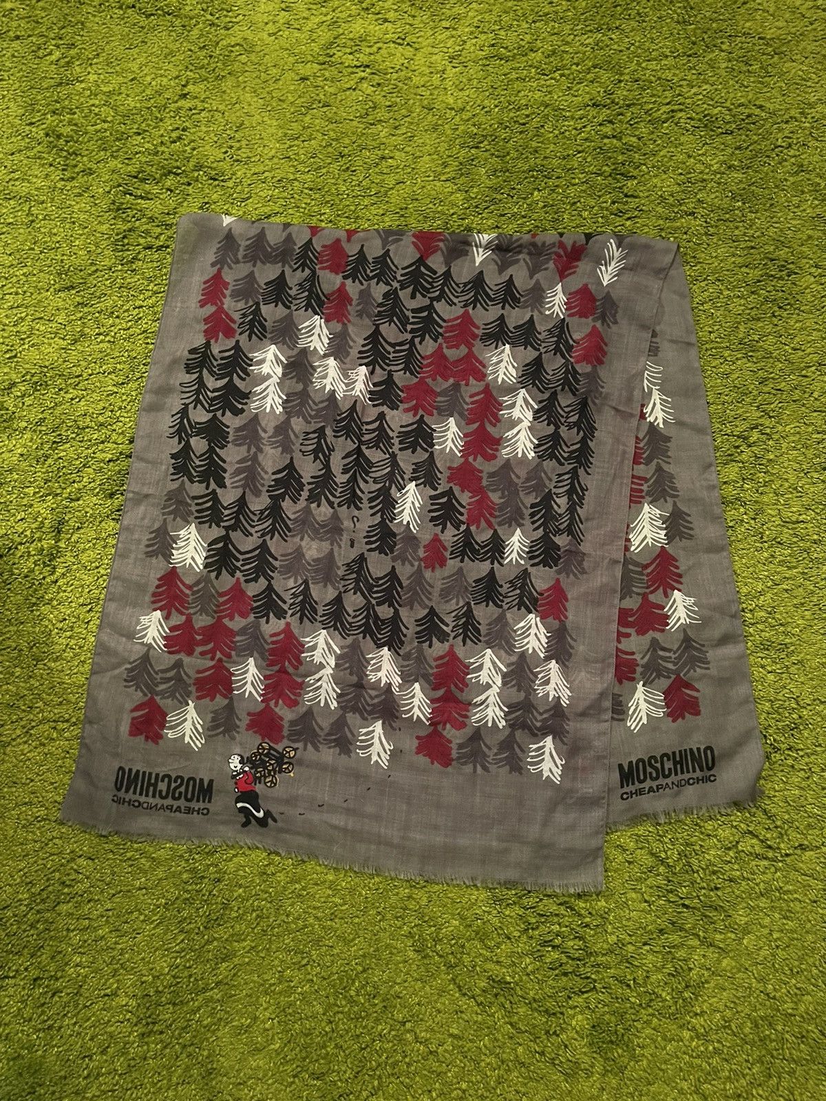 Boutique Moschino × Love Moschino × Moschino 🎄 Moschino 100% wool Christmas pattern scarf Size ONE SIZE - 3 Thumbnail
