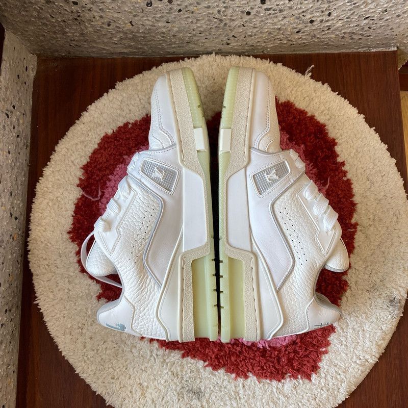 Louis Vuitton Louis Vuitton White Trainer Low-Top Sneakers - Size US 8 / IT 38 - 5 Thumbnail