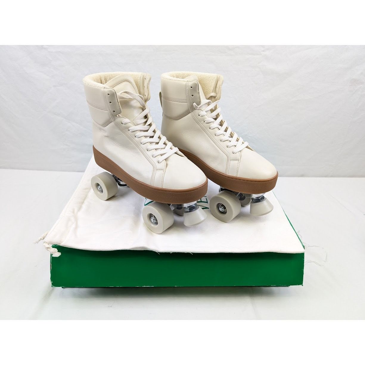 Bottega Veneta o1rshd1 Nappa Lagoon Quilt Sneakers in Sea Salt Size US 9 / EU 42 - 22 Thumbnail