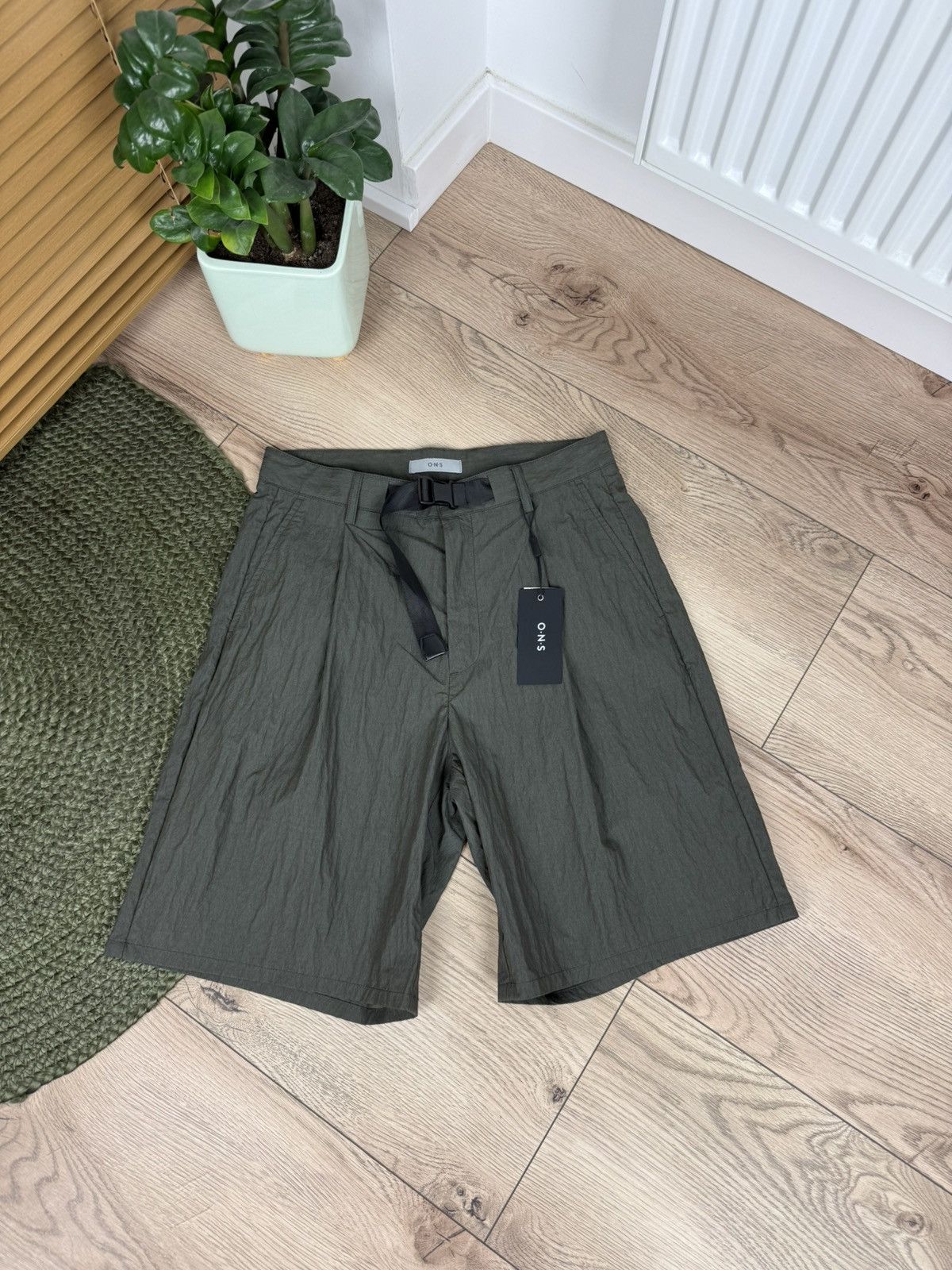 Japanese Brand ONS nylon baggy bermuda shorts Size US 29 - 1 Thumbnail