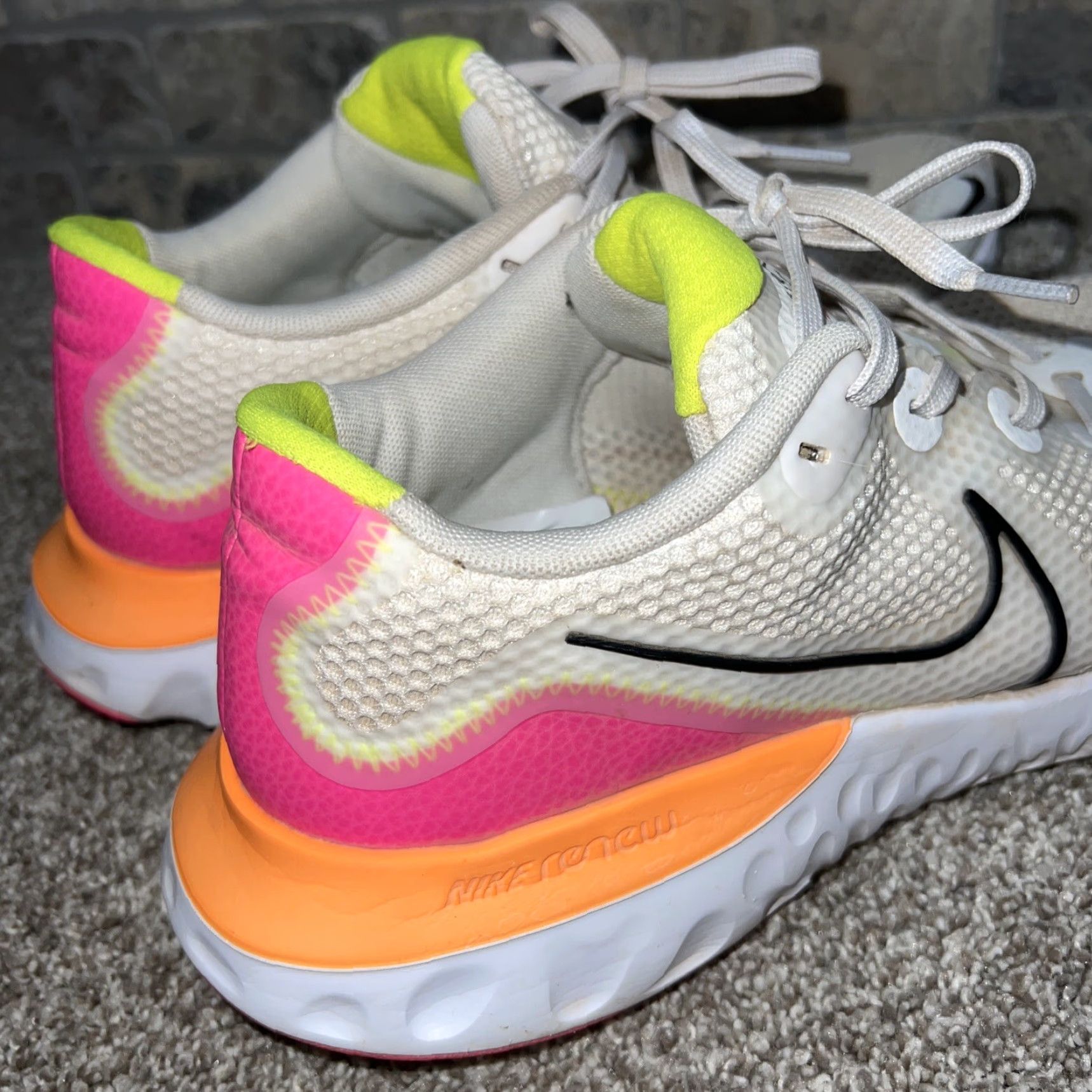 Nike Nike Renew Run Sneakers Women 9.5 Pink White Athletic Shoes Size US 9.5 / IT 39.5 - 4 Thumbnail