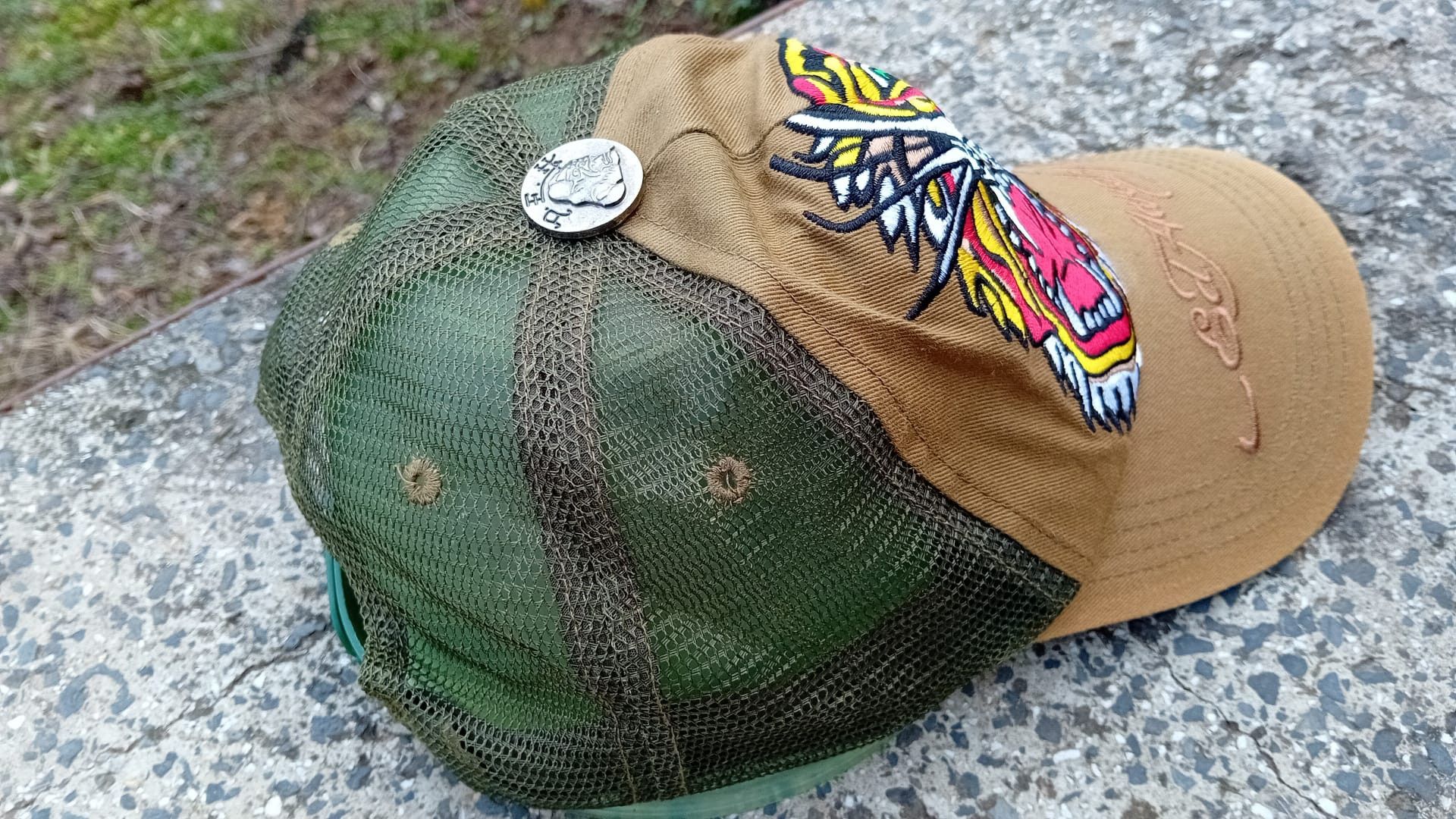 Ed Hardy Ed Hardy Gold Tiger Embroidered Mesh Snap Back Trucker Hat Size ONE SIZE - 5 Thumbnail