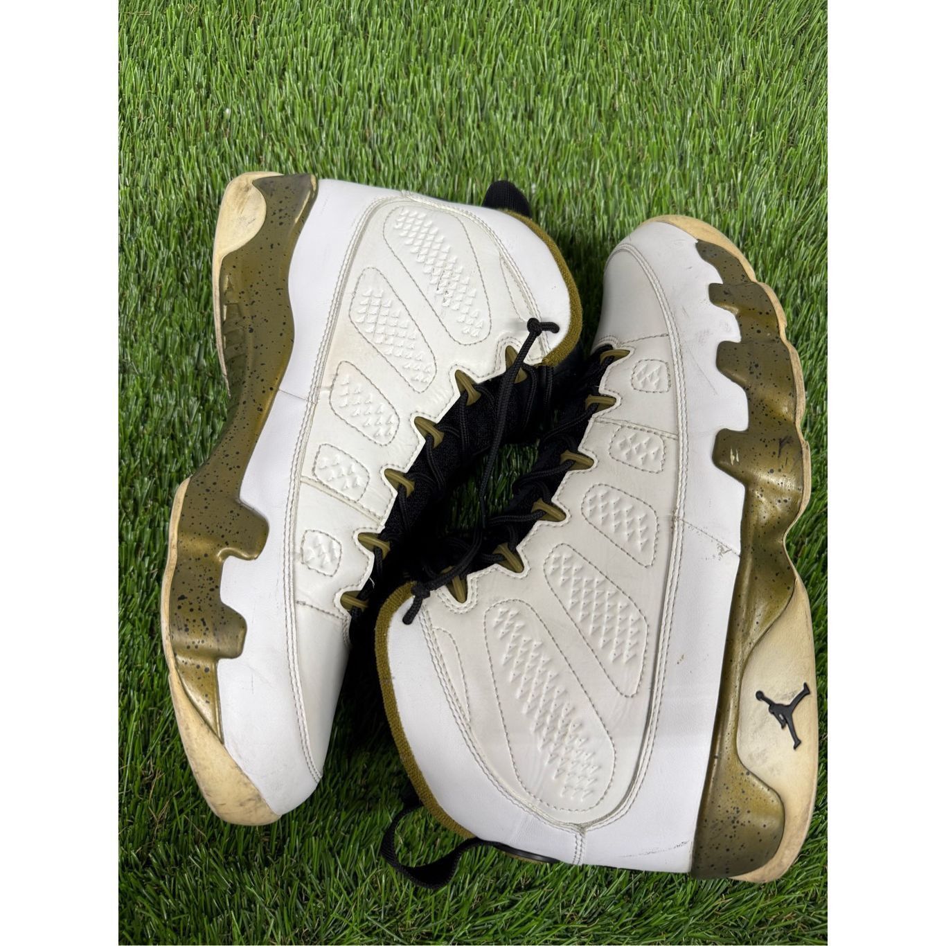 Jordan Brand Size 10.5 - Air Jordan 9 Retro Statue Size US 10.5 / EU 43-44 - 6 Thumbnail