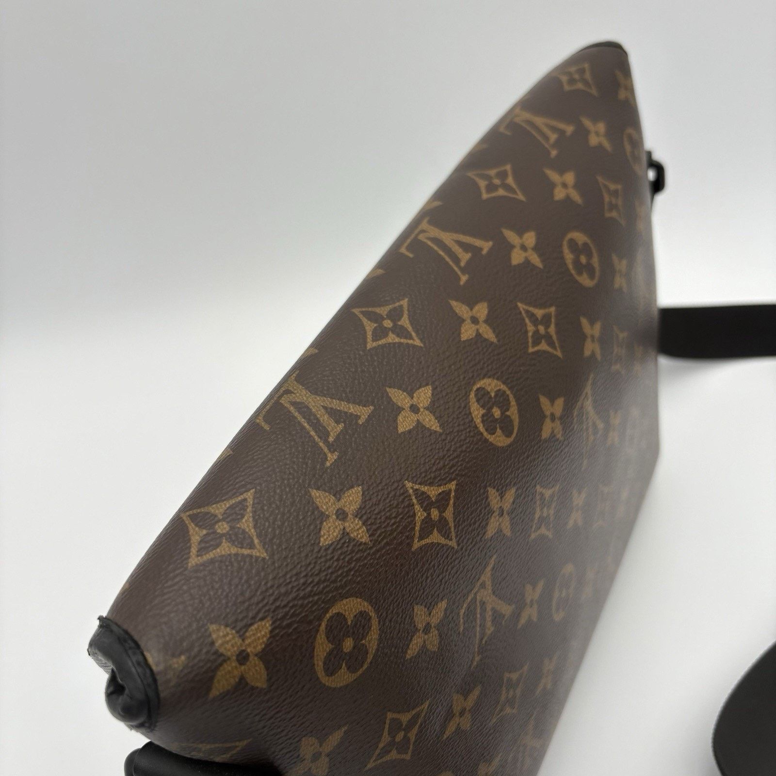 Louis Vuitton Louis Vuitton Monogram Messenger Bag ' Brown ' | VERY CLEAN! Size ONE SIZE - 8 Thumbnail