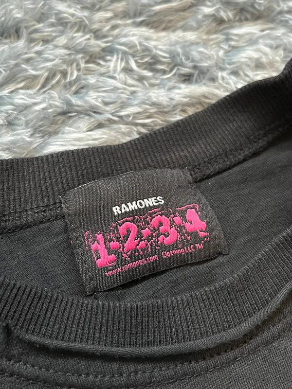 Band Tees Ramones 2007 merch t-shirt official licensed Size L / US 10 / IT 46 - 8 Thumbnail