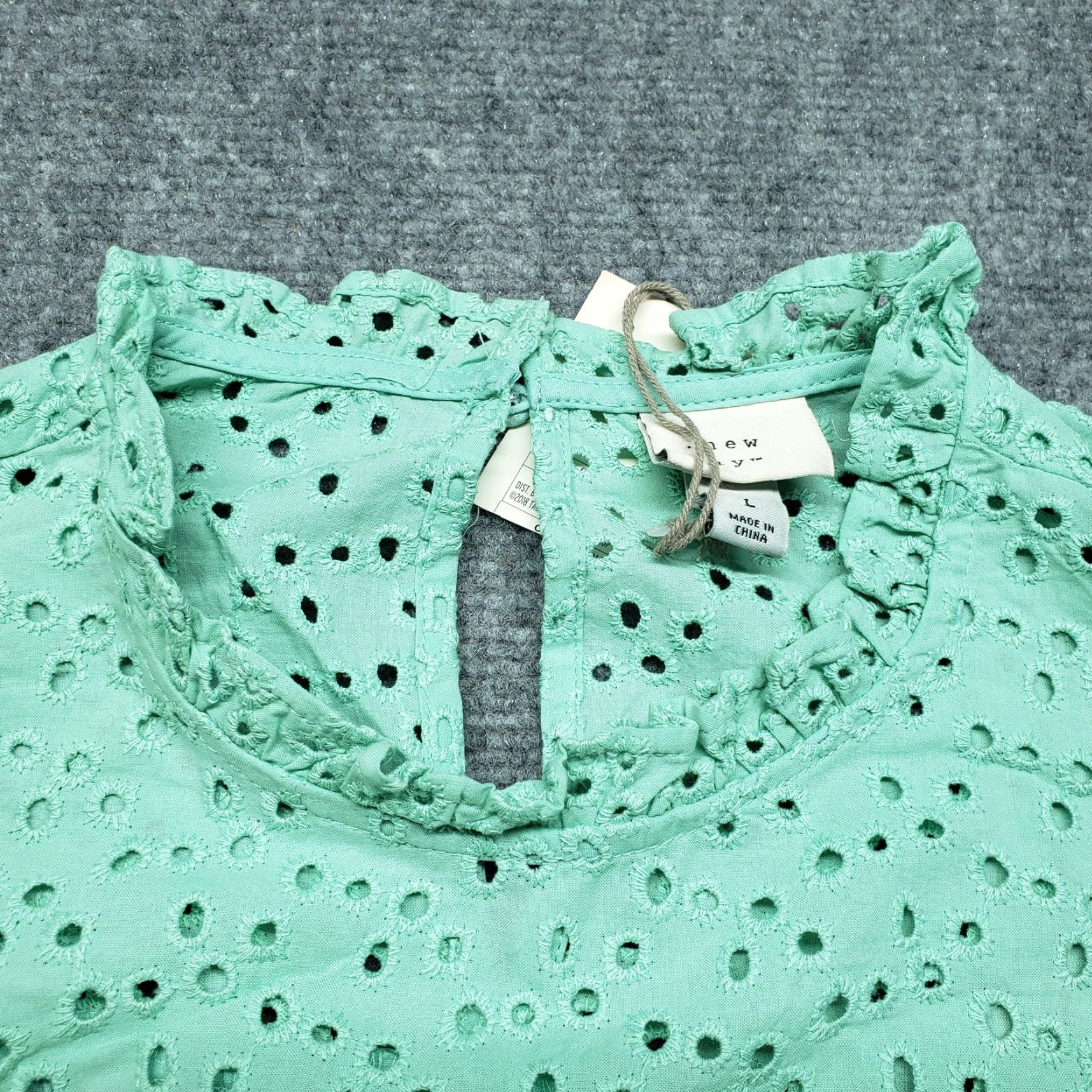Vintage A New Day Green Polka Dot Flutter Sleeve Blouse Women’s Large Keyhole Neck Casual Top Size L / US 10 / IT 46 - 2 Thumbnail
