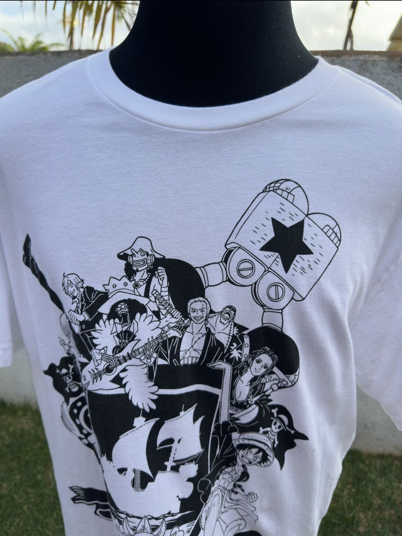 Uniqlo Uniqlo UT One Piece T-Shirt Men's XL Thousand Sunny Collab Size US XL / EU 56 / 4 - 4 Thumbnail