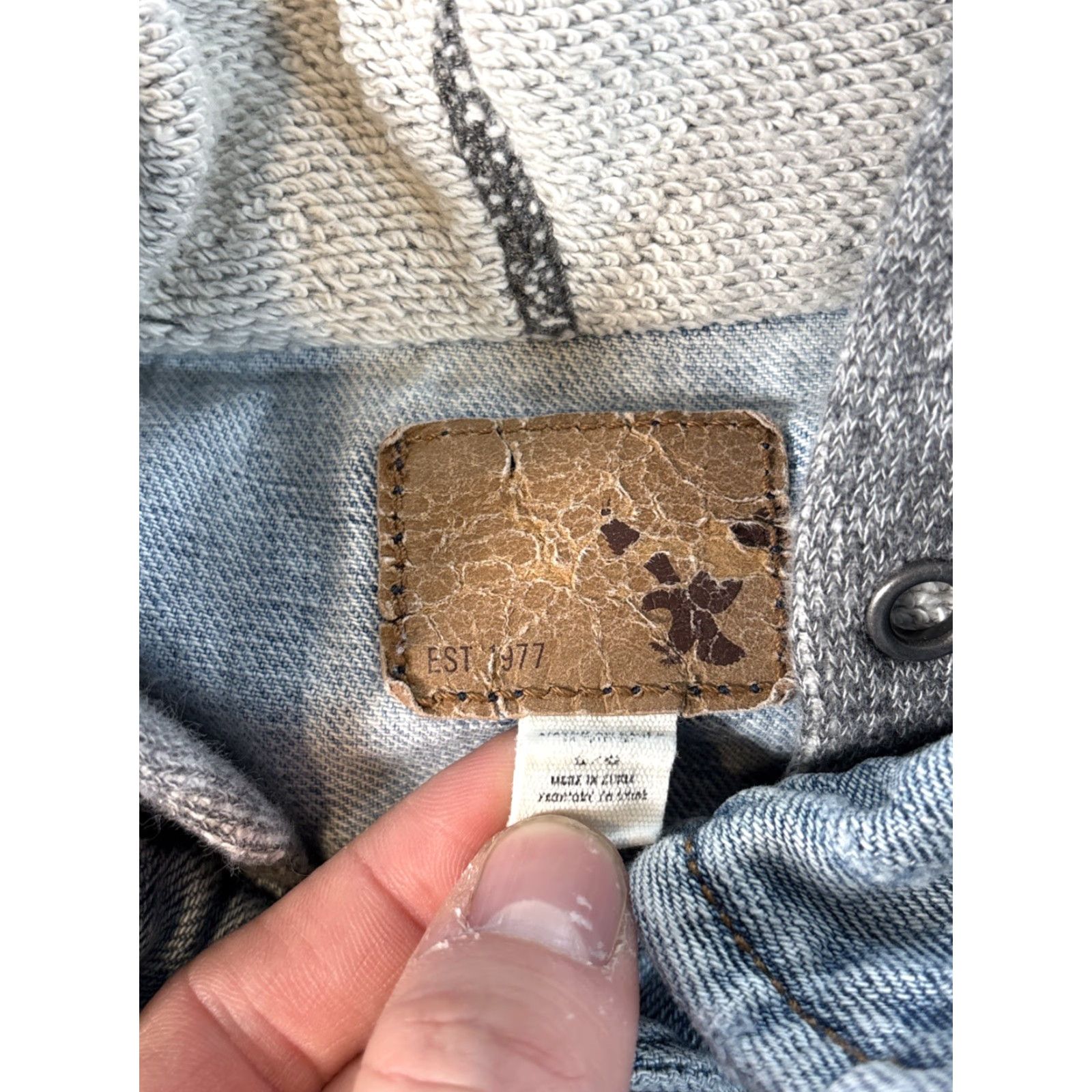 American Eagle Outfitters VINTAGE American Eagle Outfitters Denim Jacket Women L Hooded Button Streetwear Y2K Blue Size L / US 10 / IT 46 - 4 Thumbnail