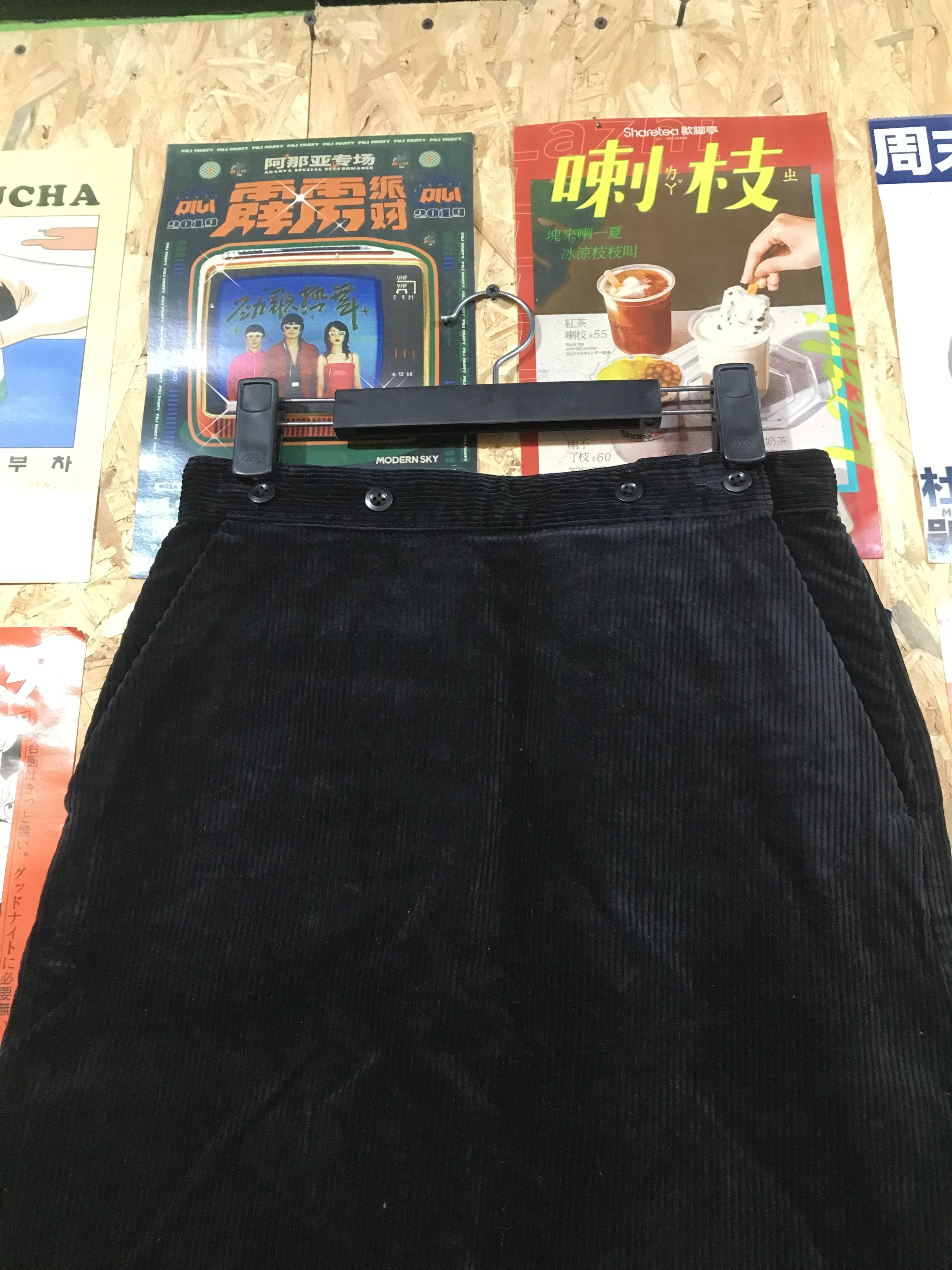Margaret Howell Margaret Howell MHL Black Suede Buckle Back Skirt Size 28" / US 6 / IT 42 - 2 Thumbnail