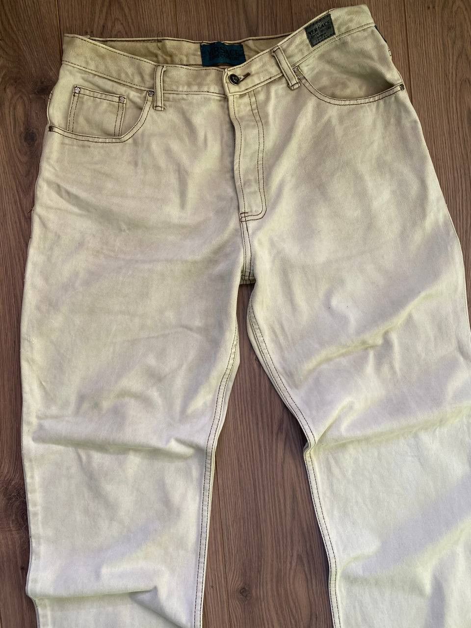 Designer × Versace × Vintage Vintage Versace Jeans Couture Milky White Size 36 Size US 36 / EU 52 - 2 Thumbnail