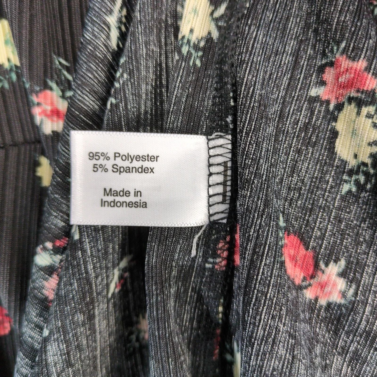 Other NWT Lane Bryant Black Floral Button Up Shirt Women's 26/28 Size 3XL / US 20-22 - 7 Thumbnail