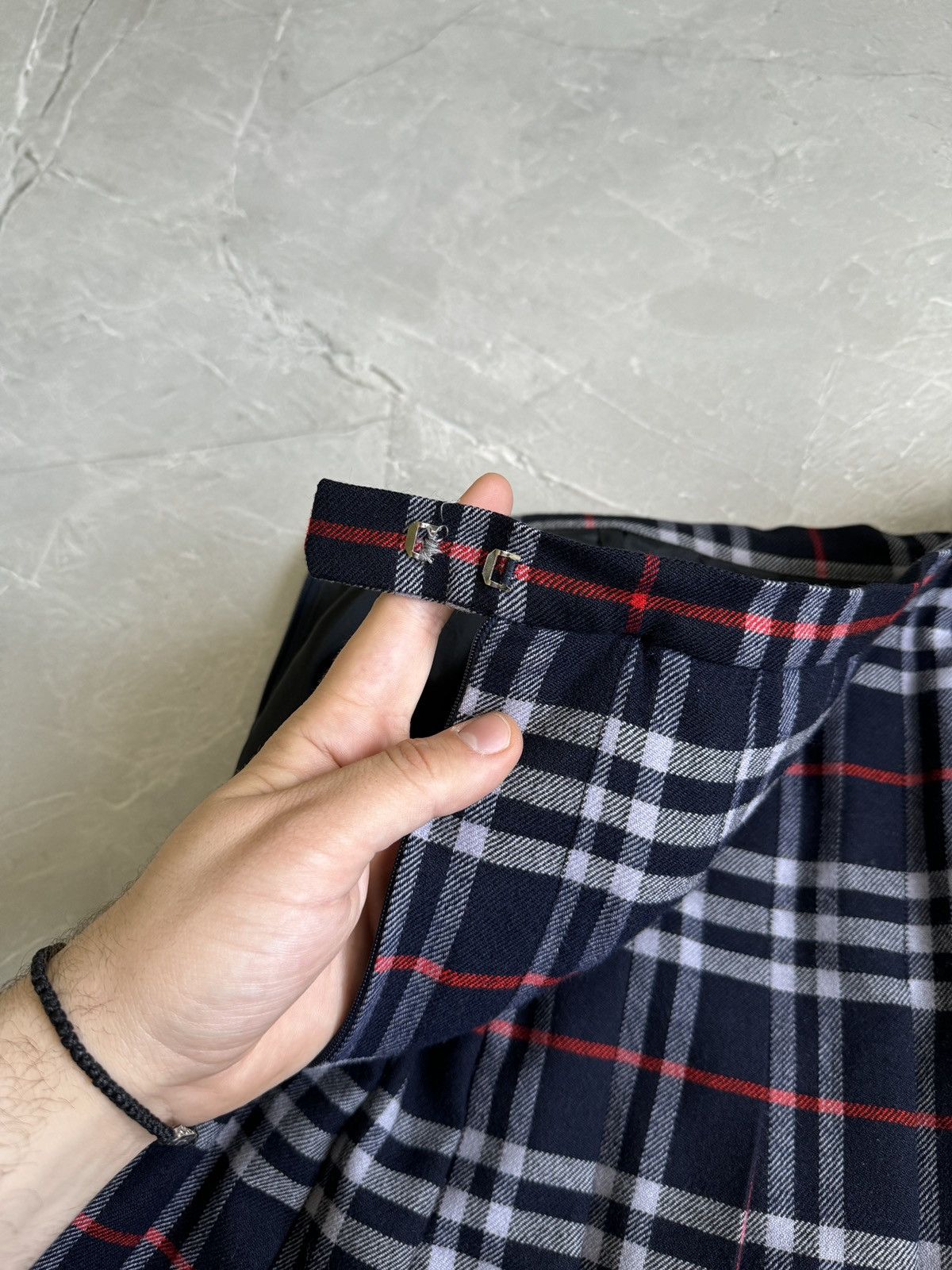 Burberry Vintage Burberrys Wrap Pleated Midi Skirt Navy Size 30" / US 8 / IT 44 - 19 Thumbnail