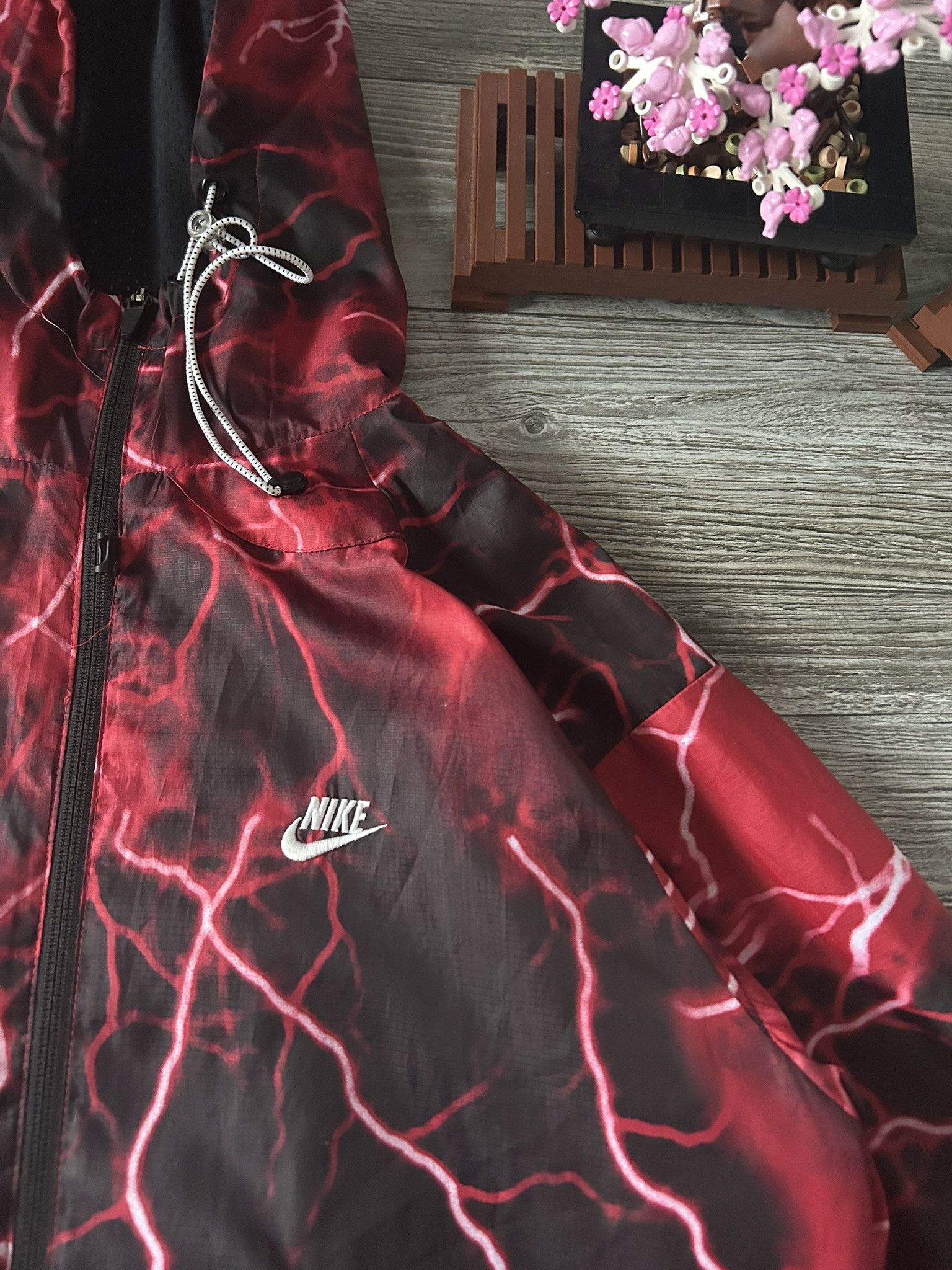 Nike Nike Windbreaker Jacket Red Lightning Print Hooded Vintage Size US S / EU 44-46 / 1 - 2 Thumbnail