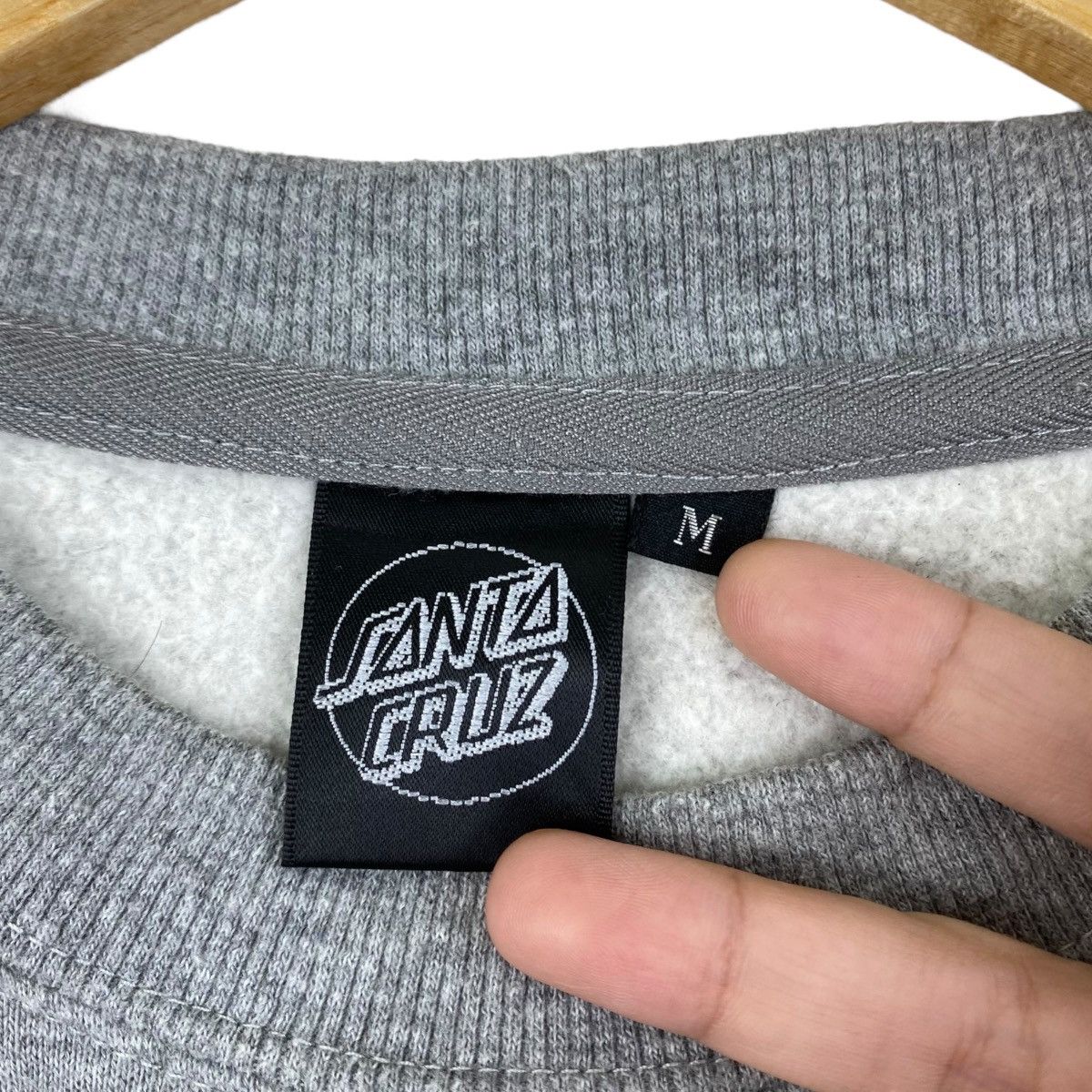 Santa Cruz Skateboards SANTA CRUZ Screaming Hand Crew Logo Print Grey Sweatshirt Size US M / EU 48-50 / 2 - 7 Thumbnail