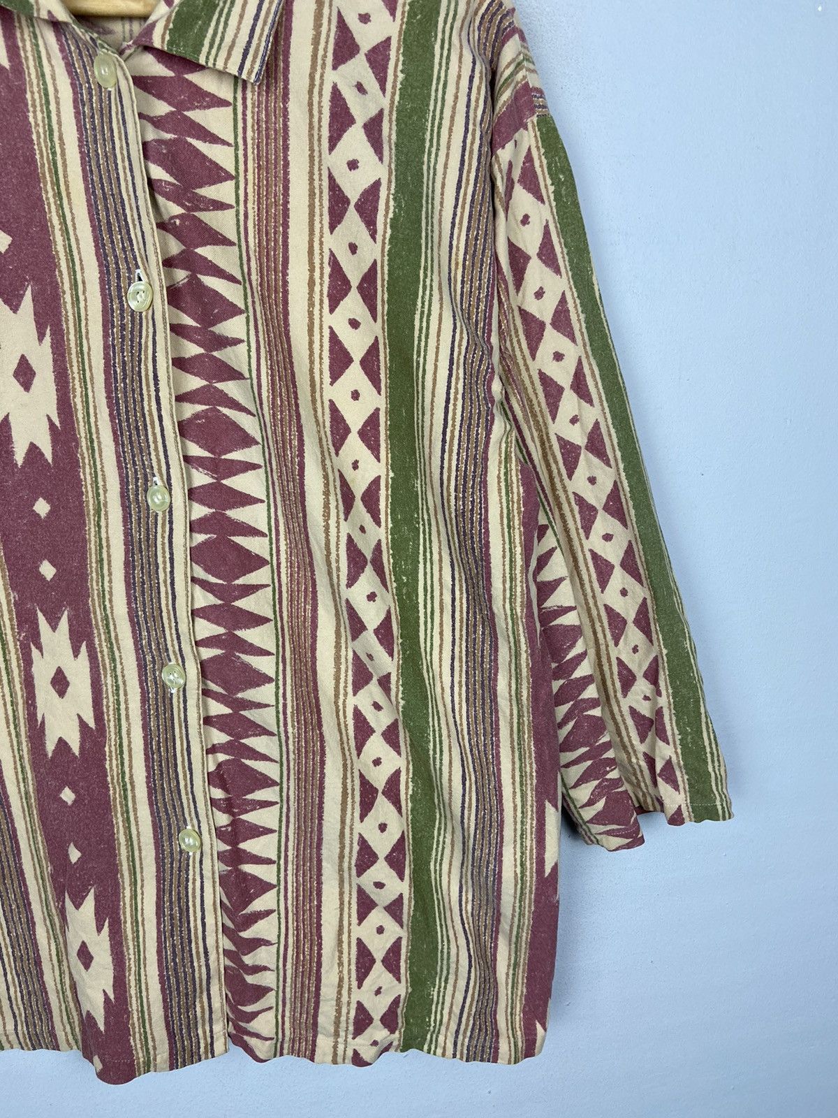 Vintage VINTAGE ELLE CHANTE NATIVE NAVAJO SOUTHWEST PATTERN SHIRT Size US L / EU 52-54 / 3 - 4 Thumbnail