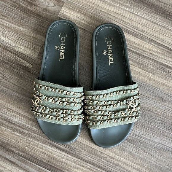 Chanel CHANEL RESORT 17 Chain Slide Mule Army Gold Sandals Dangle C Size US 10 / IT 40 - 3 Thumbnail