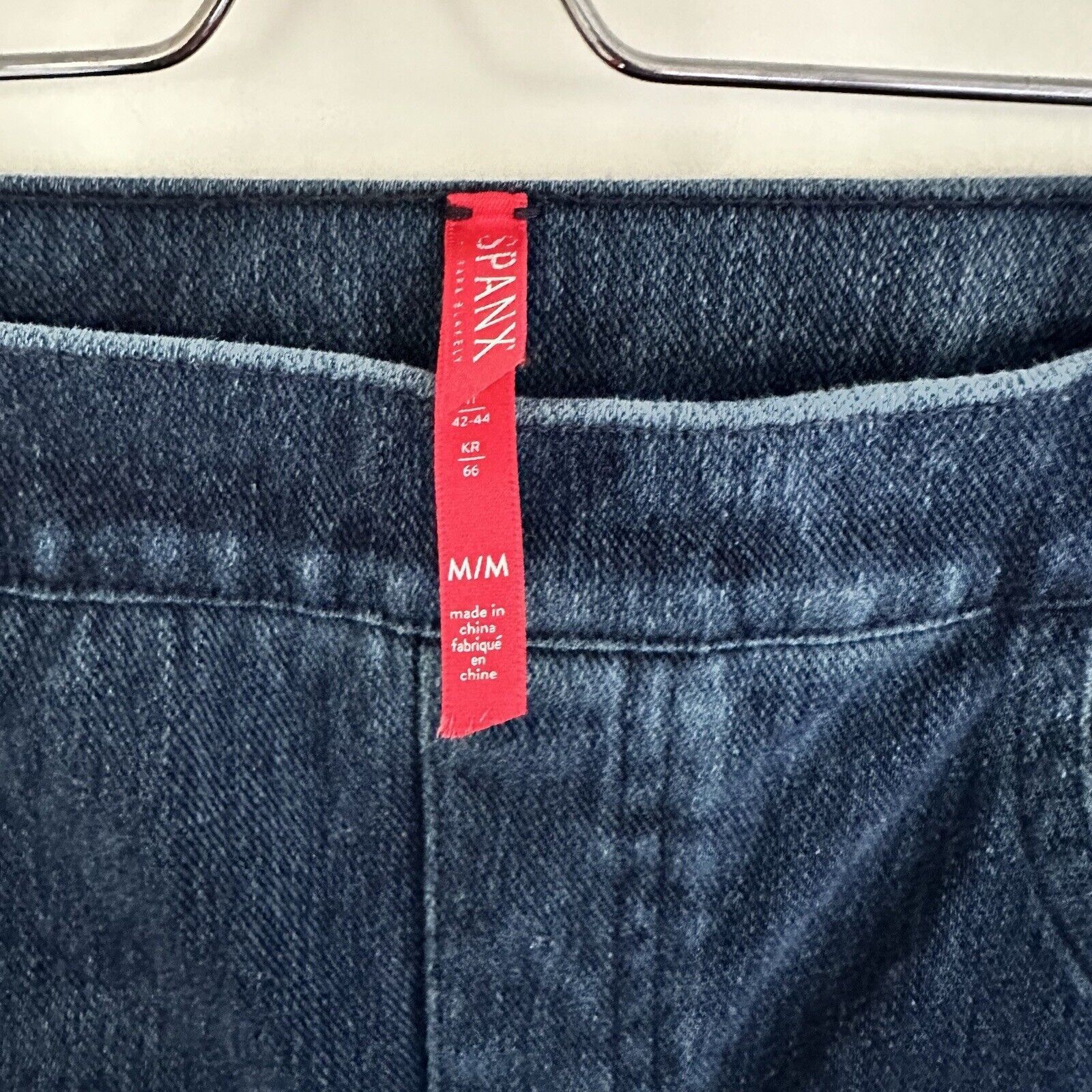 Spanx Spanx Blue Jegging Denim Pull On Legging Size Medium Size 28" / US 6 / IT 42 - 2 Thumbnail