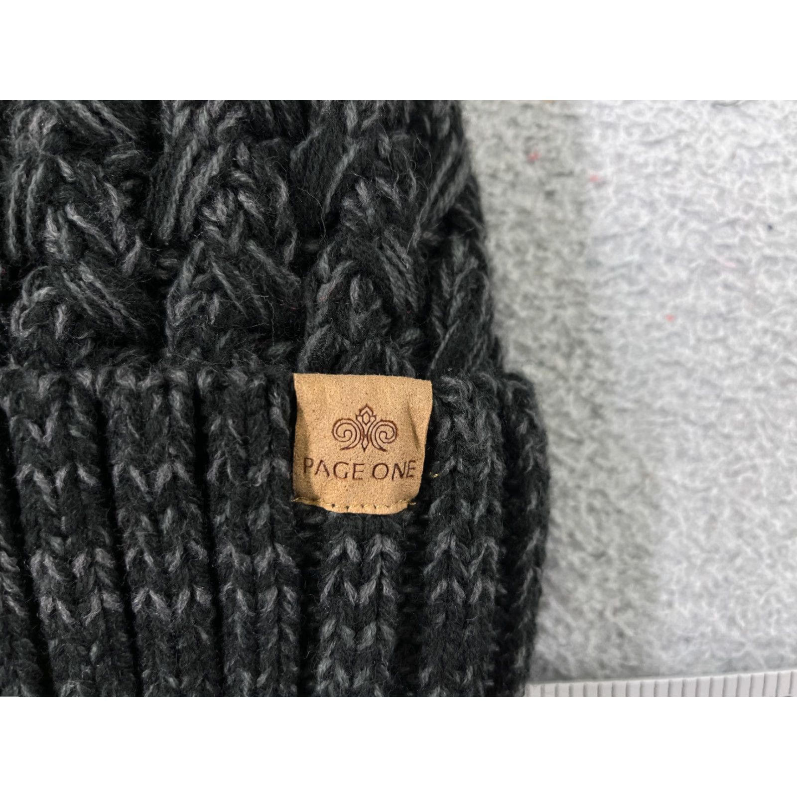 Vintage Page One Beanie Womens One Size Gray Chunky Knit 100% Acrylic Pom Size ONE SIZE - 2 Thumbnail