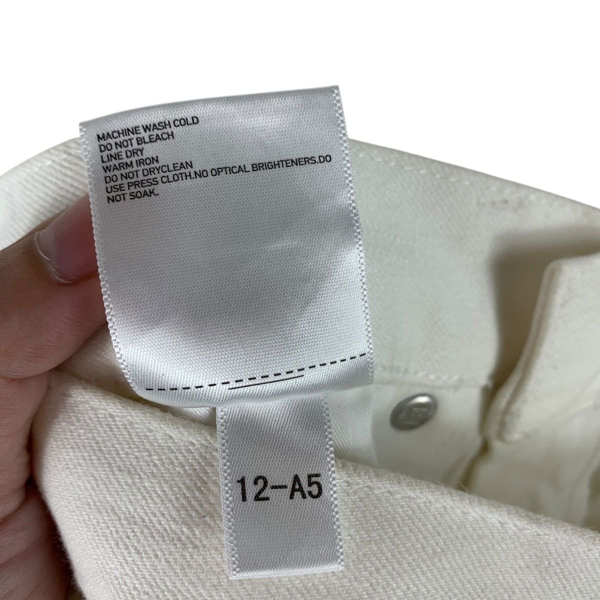 JW Anderson × Japanese Brand UNIQLO X JW ANDERSON Straight cut white coloured jeans pants Size US 30 / EU 46 - 22 Thumbnail
