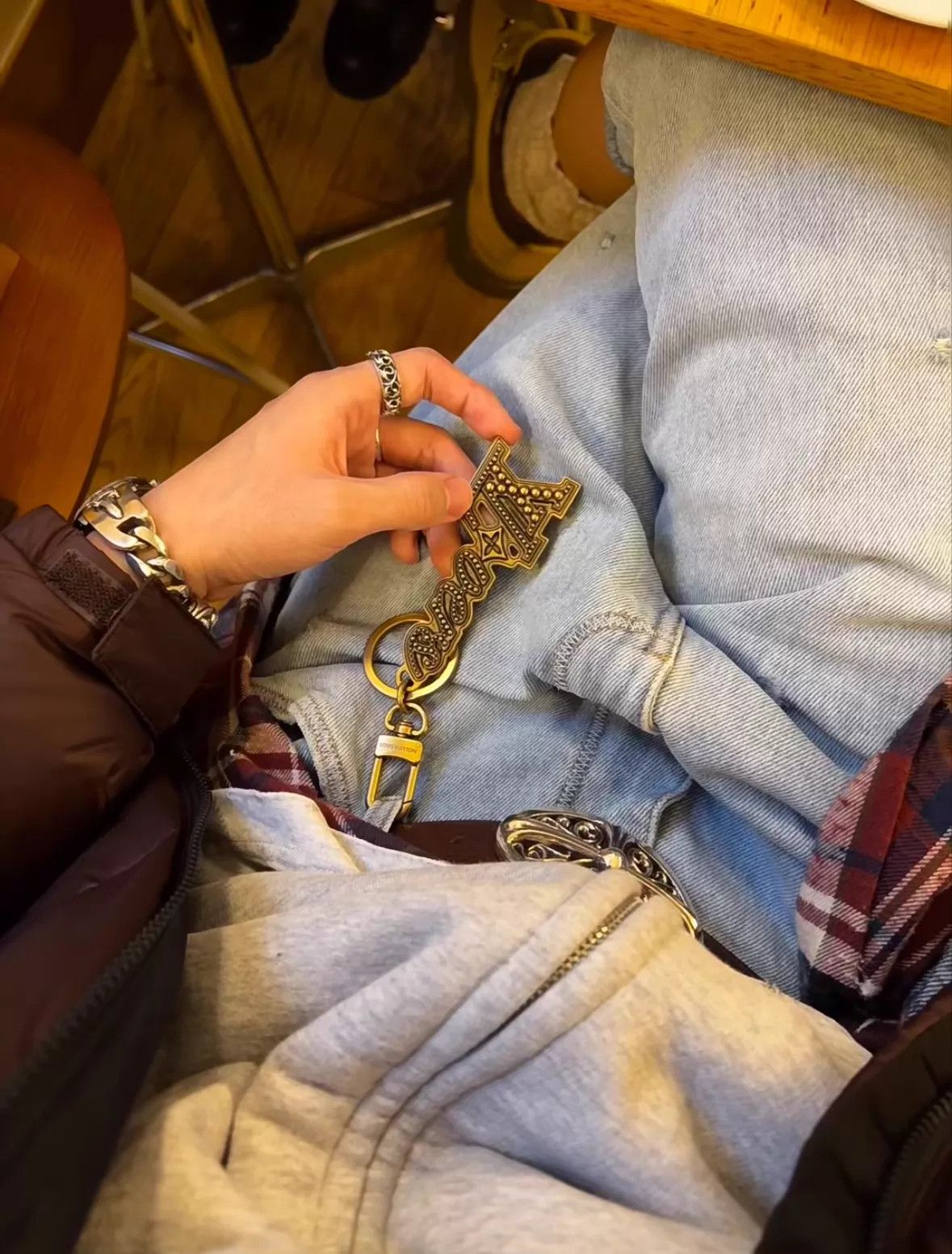 Louis Vuitton LV Turquoise Pearl Double Chain Charm Antique Gold Size ONE SIZE - 7 Thumbnail
